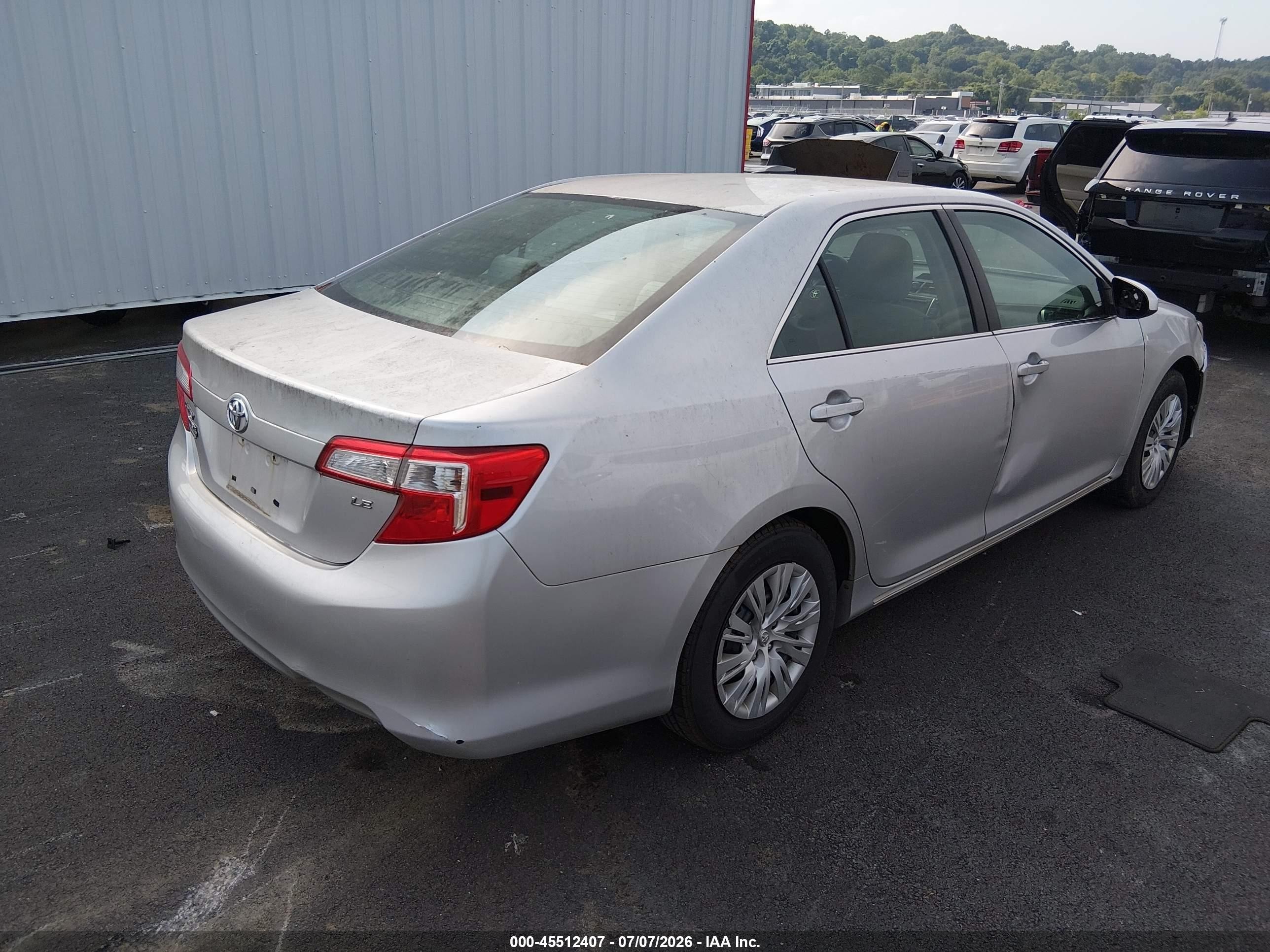 2013 Toyota Camry Le Серебряный vin: 4T4BF1FK3DR297240