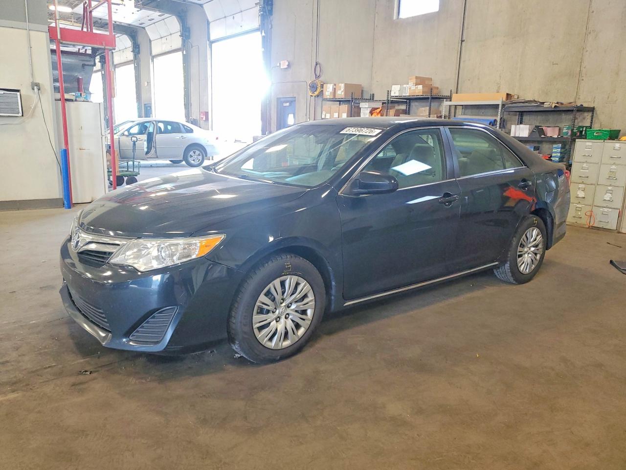 2013 Toyota Camry Le Blue vin: 4T4BF1FK3DR306051