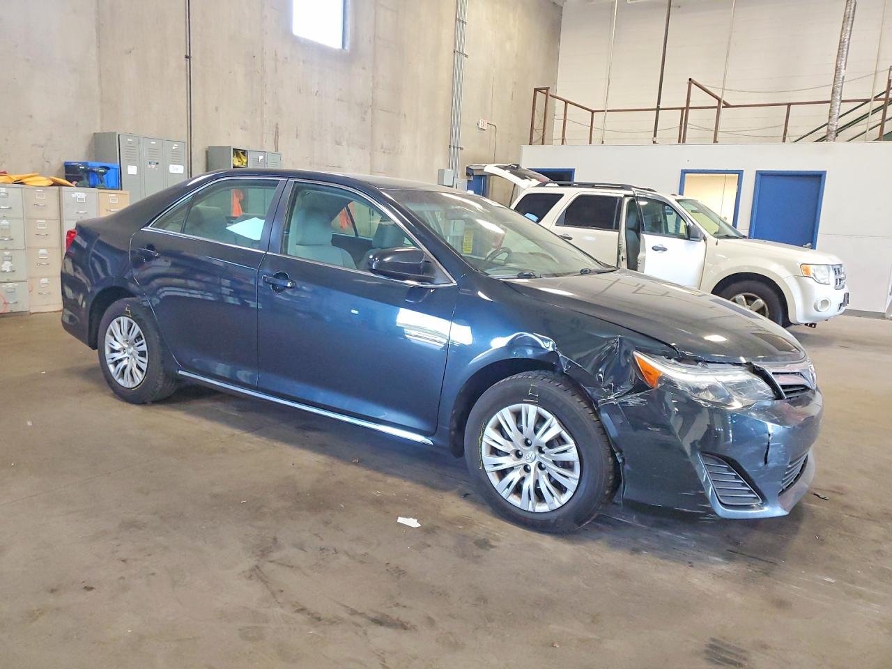 2013 Toyota Camry Le Blue vin: 4T4BF1FK3DR306051