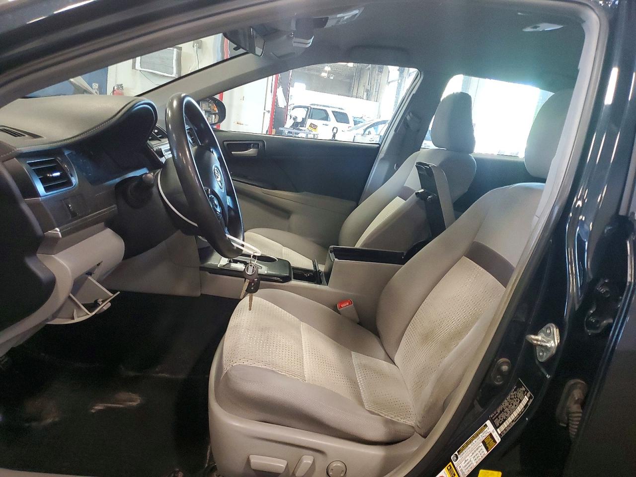 2013 Toyota Camry Le Blue vin: 4T4BF1FK3DR306051