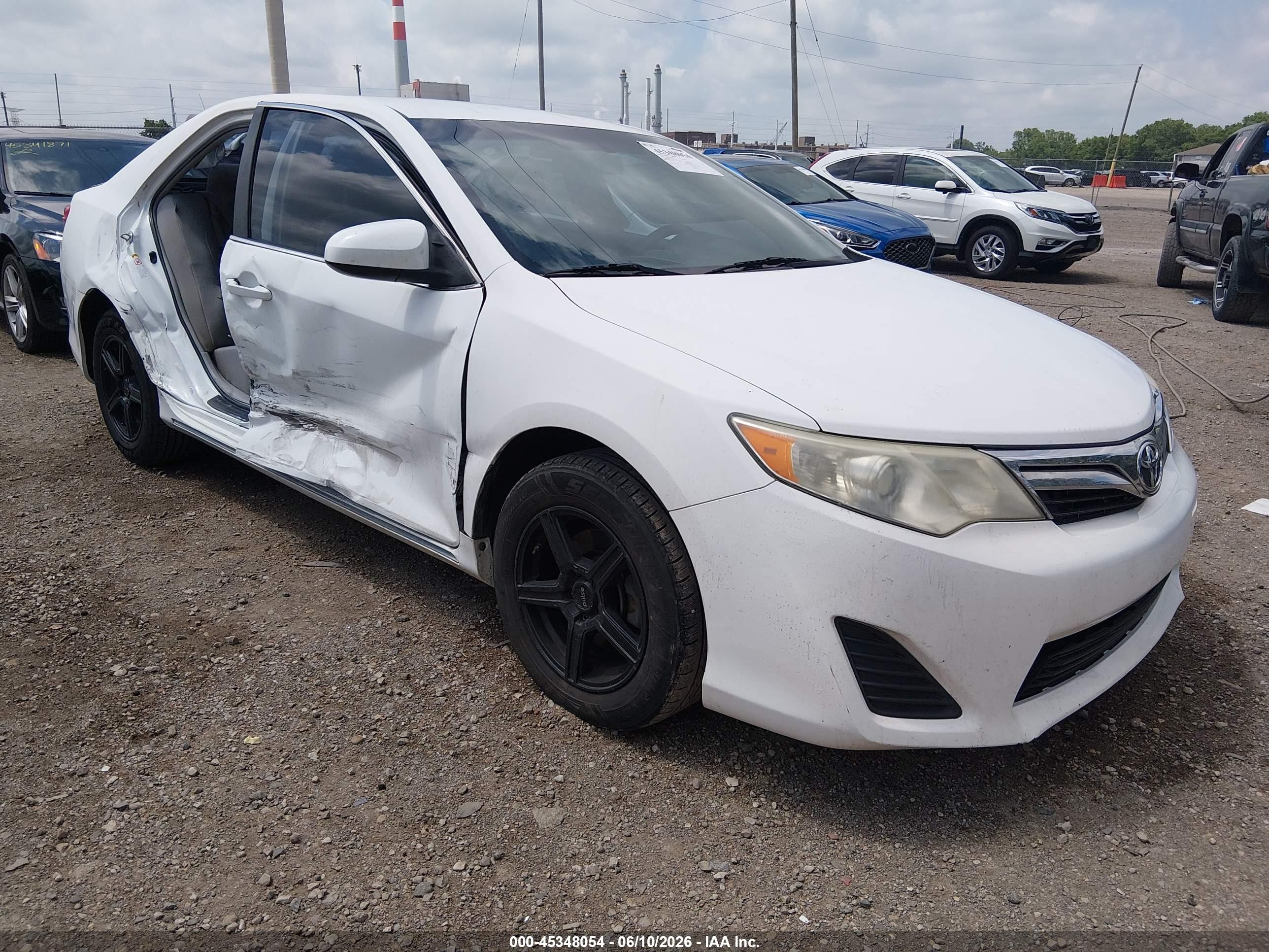 2013 Toyota Camry Le White vin: 4T4BF1FK3DR309144