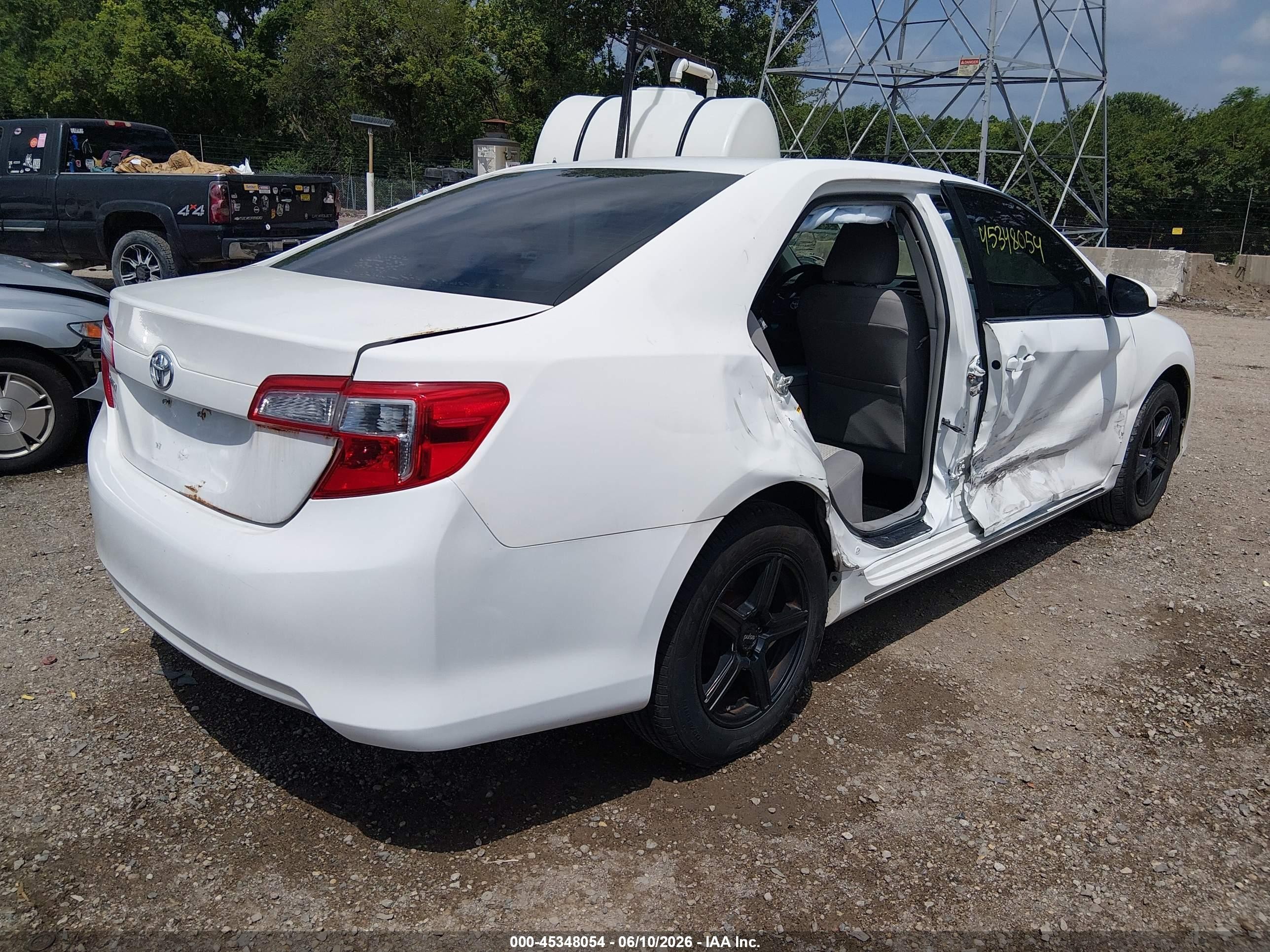 2013 Toyota Camry Le White vin: 4T4BF1FK3DR309144