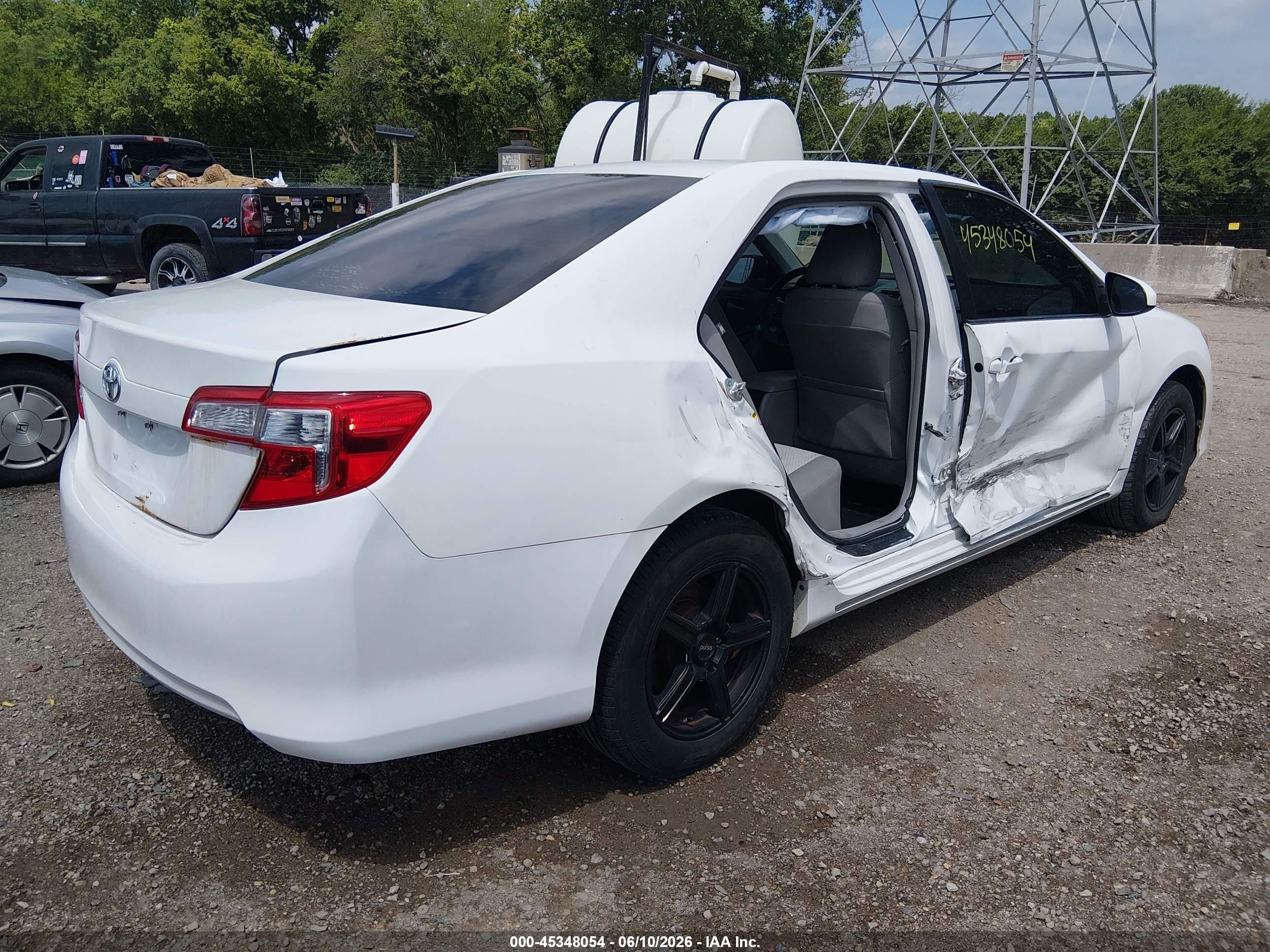 2013 Toyota Camry Le White vin: 4T4BF1FK3DR309144