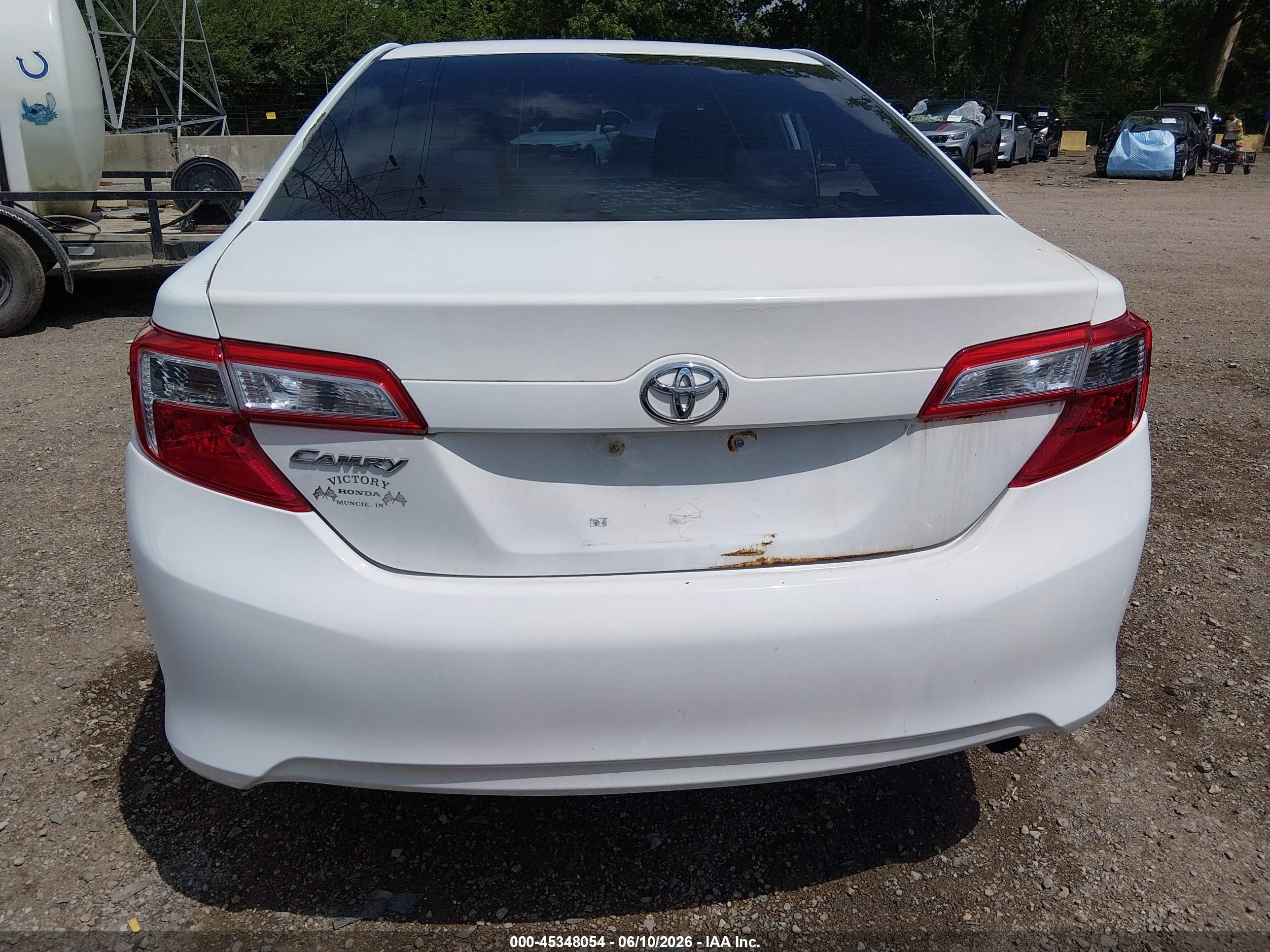 2013 Toyota Camry Le White vin: 4T4BF1FK3DR309144
