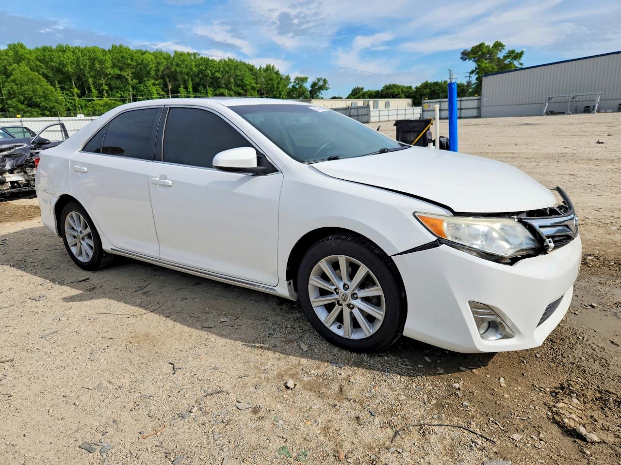 2013 Toyota Camry Xle White vin: 4T4BF1FK3DR310522