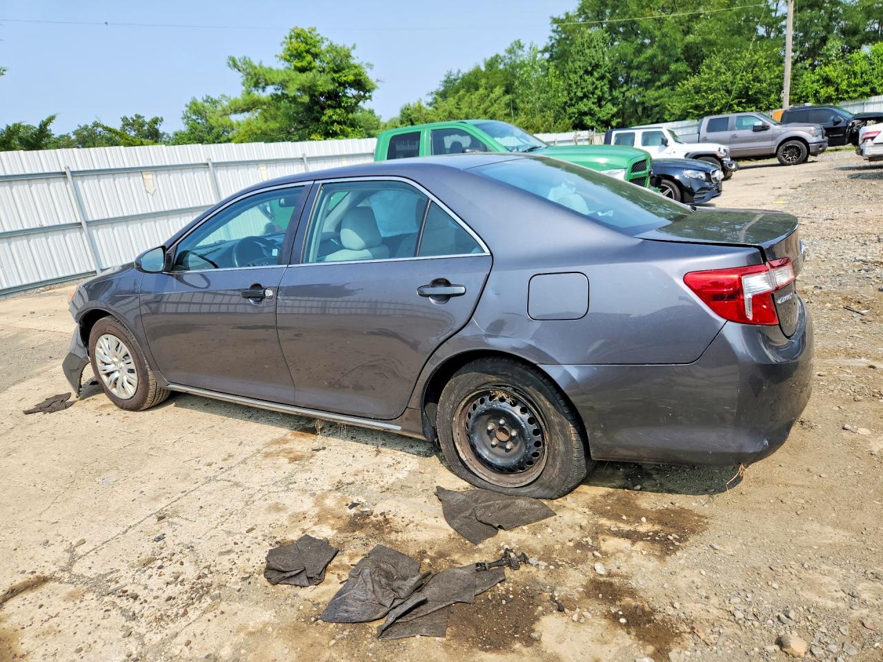 2013 Toyota Camry Le Gray vin: 4T4BF1FK3DR322556