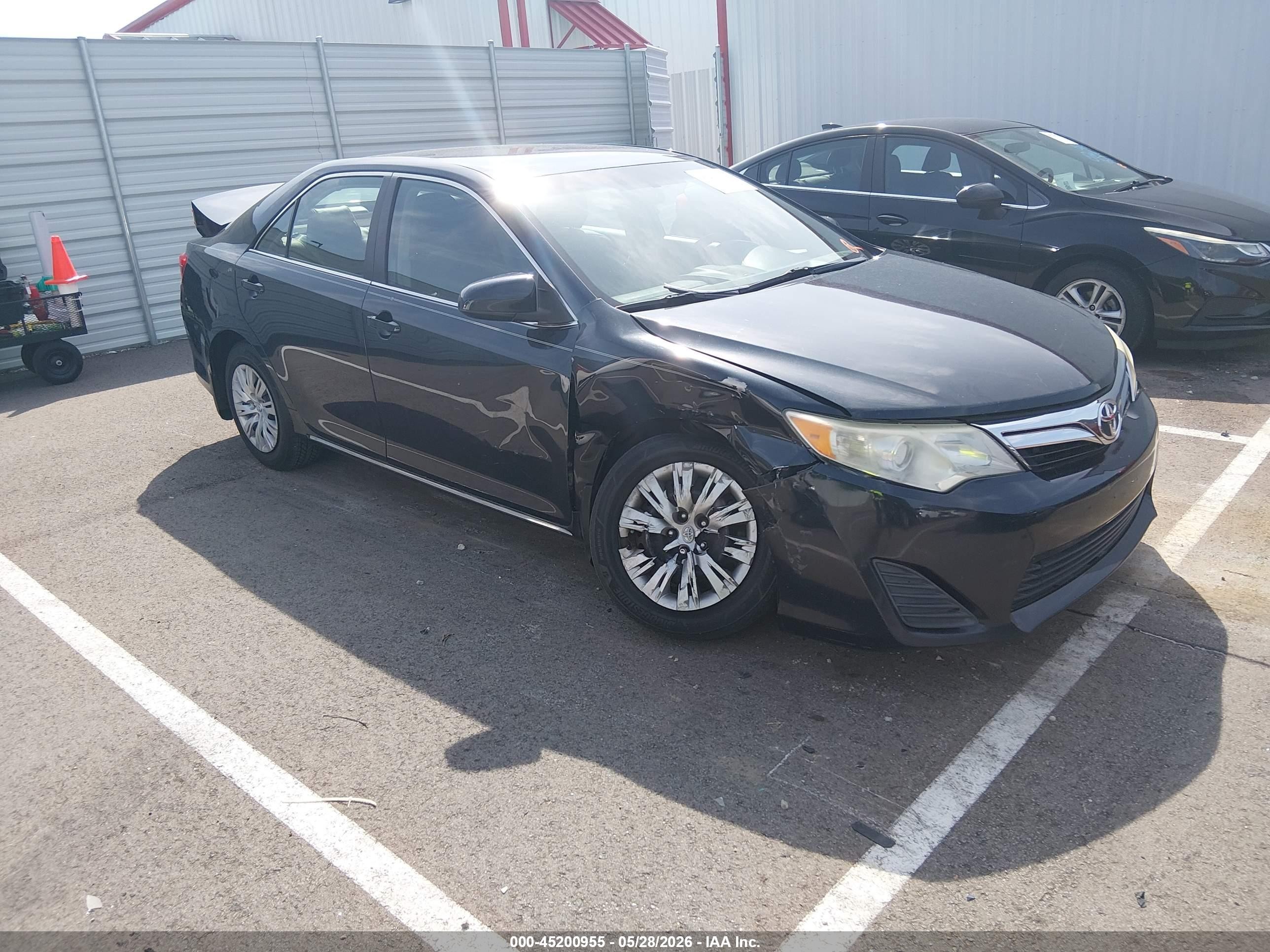 2013 Toyota Camry Le Blue vin: 4T4BF1FK3DR327465
