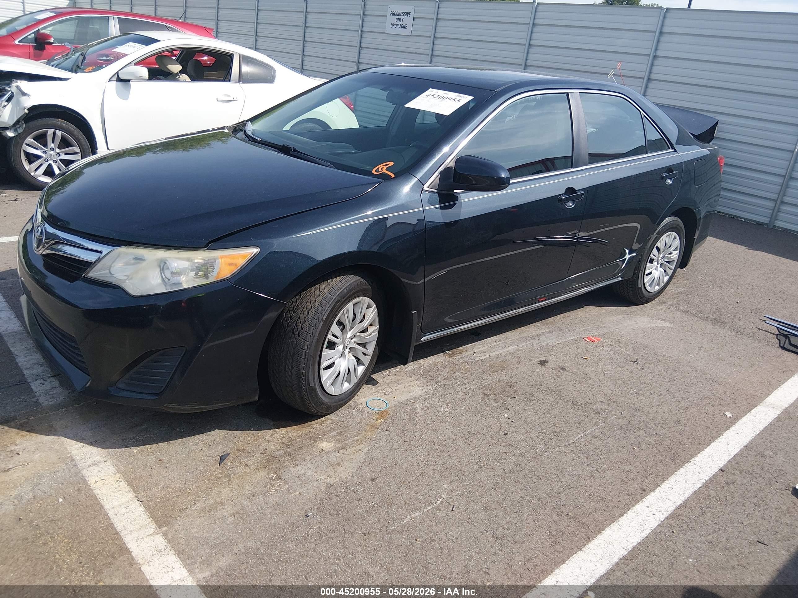2013 Toyota Camry Le Синий vin: 4T4BF1FK3DR327465