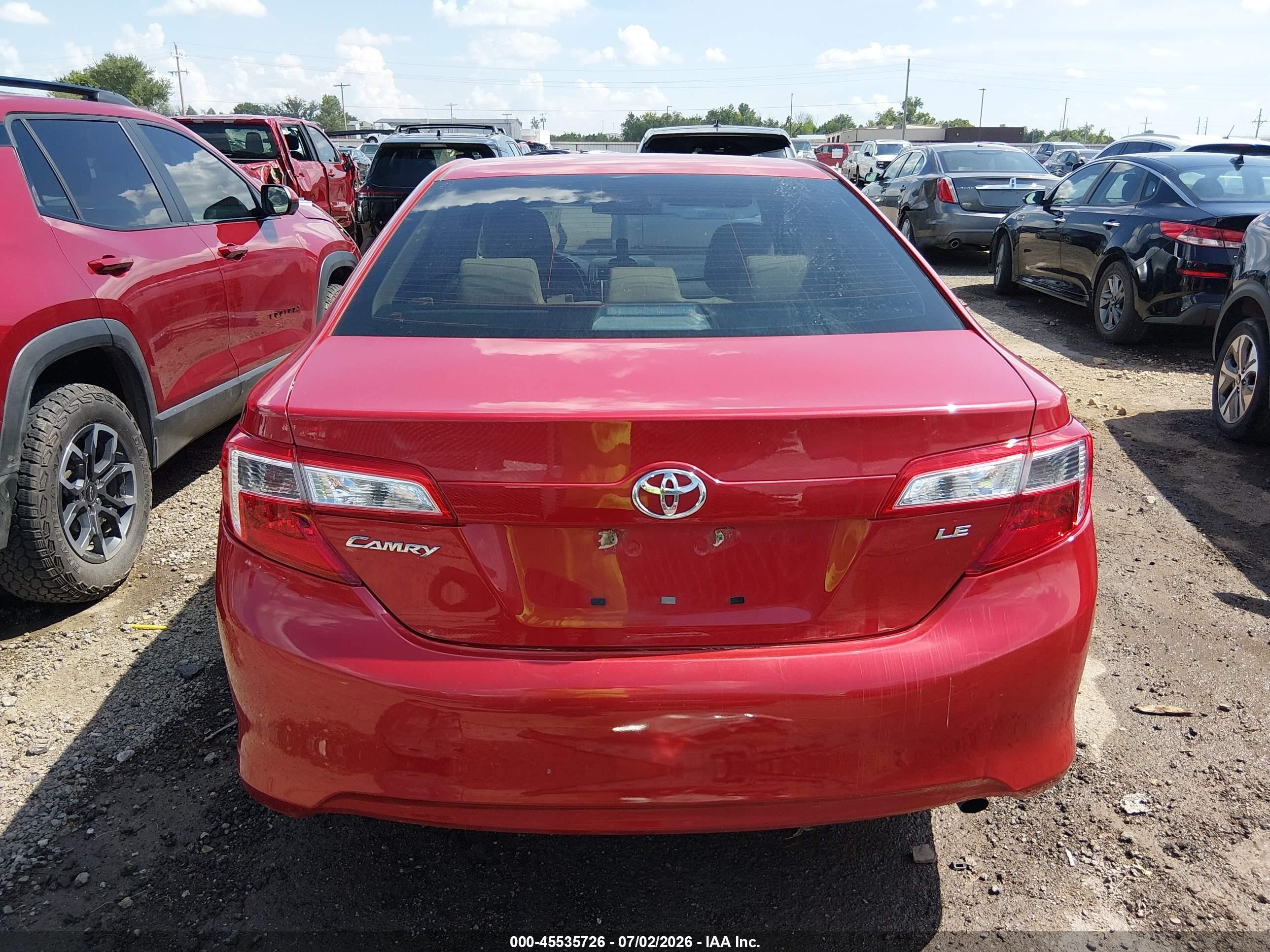 2013 Toyota Camry Le Red vin: 4T4BF1FK3DR328051