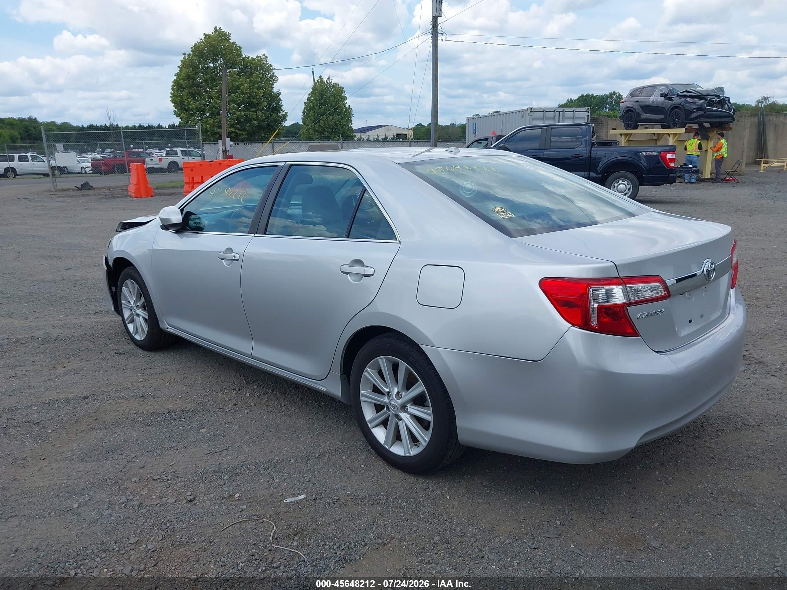 2014 Toyota Camry Xle Silver vin: 4T4BF1FK3ER338323