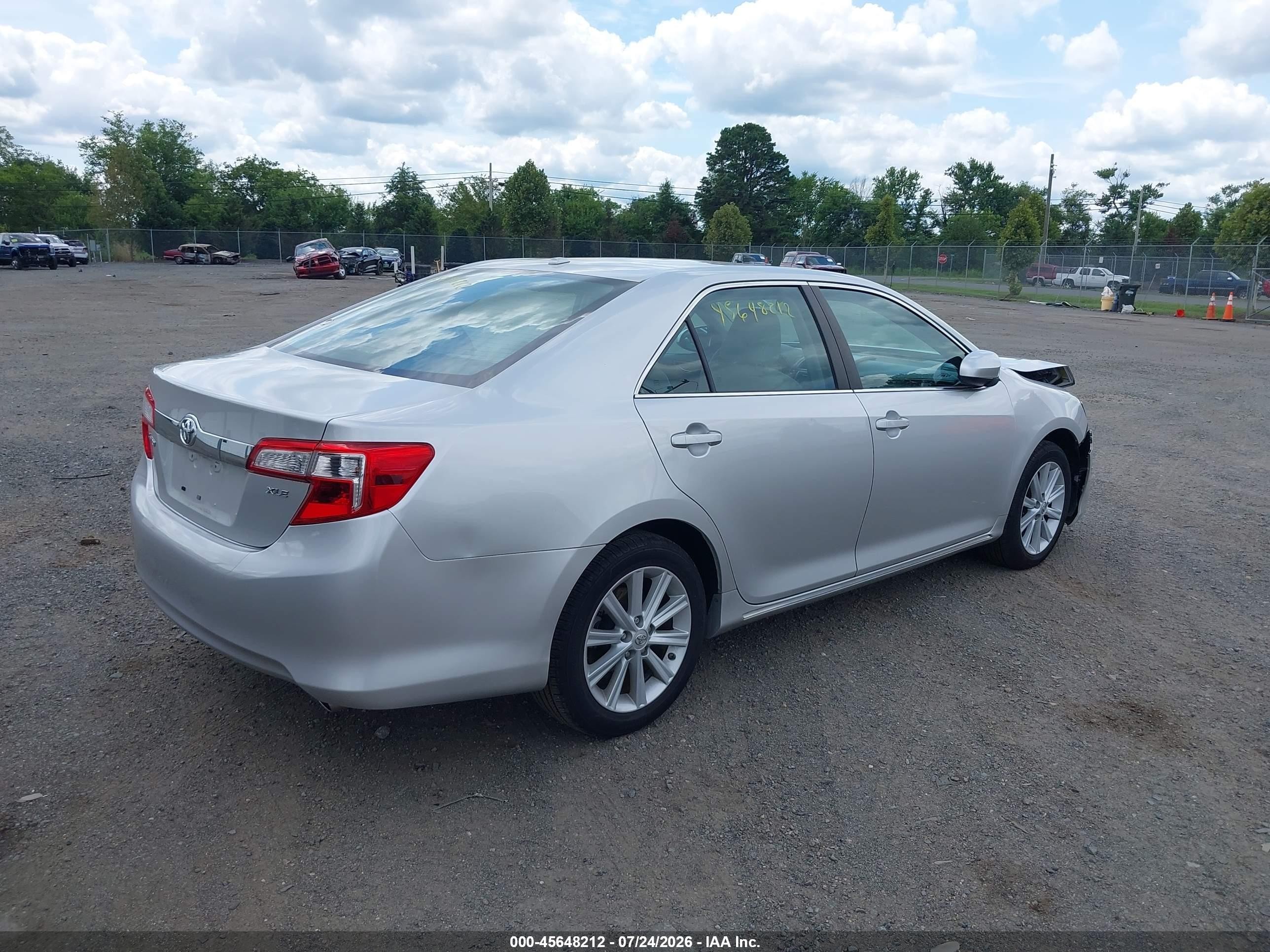 2014 Toyota Camry Xle Silver vin: 4T4BF1FK3ER338323