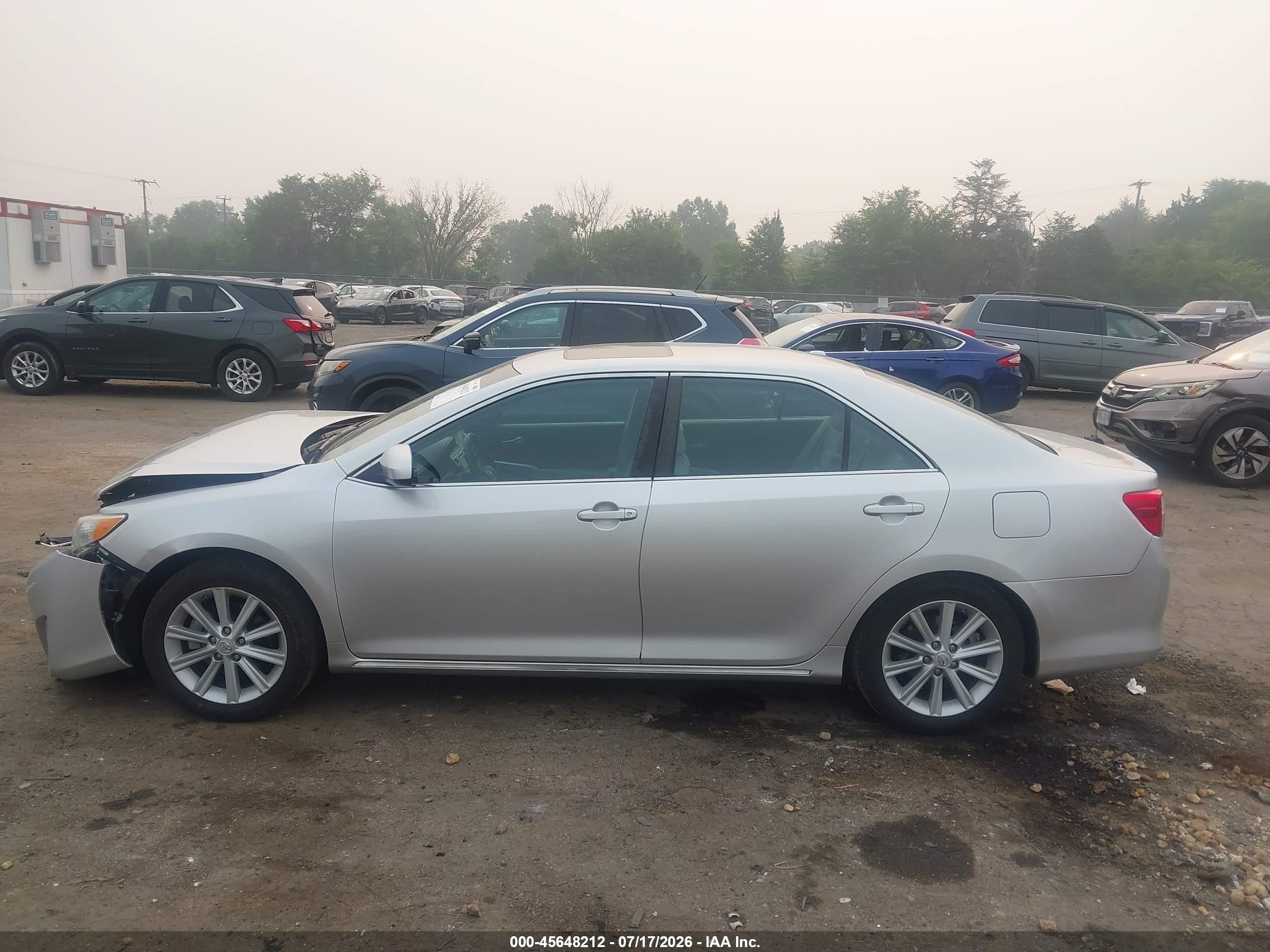 2014 Toyota Camry Xle Silver vin: 4T4BF1FK3ER338323