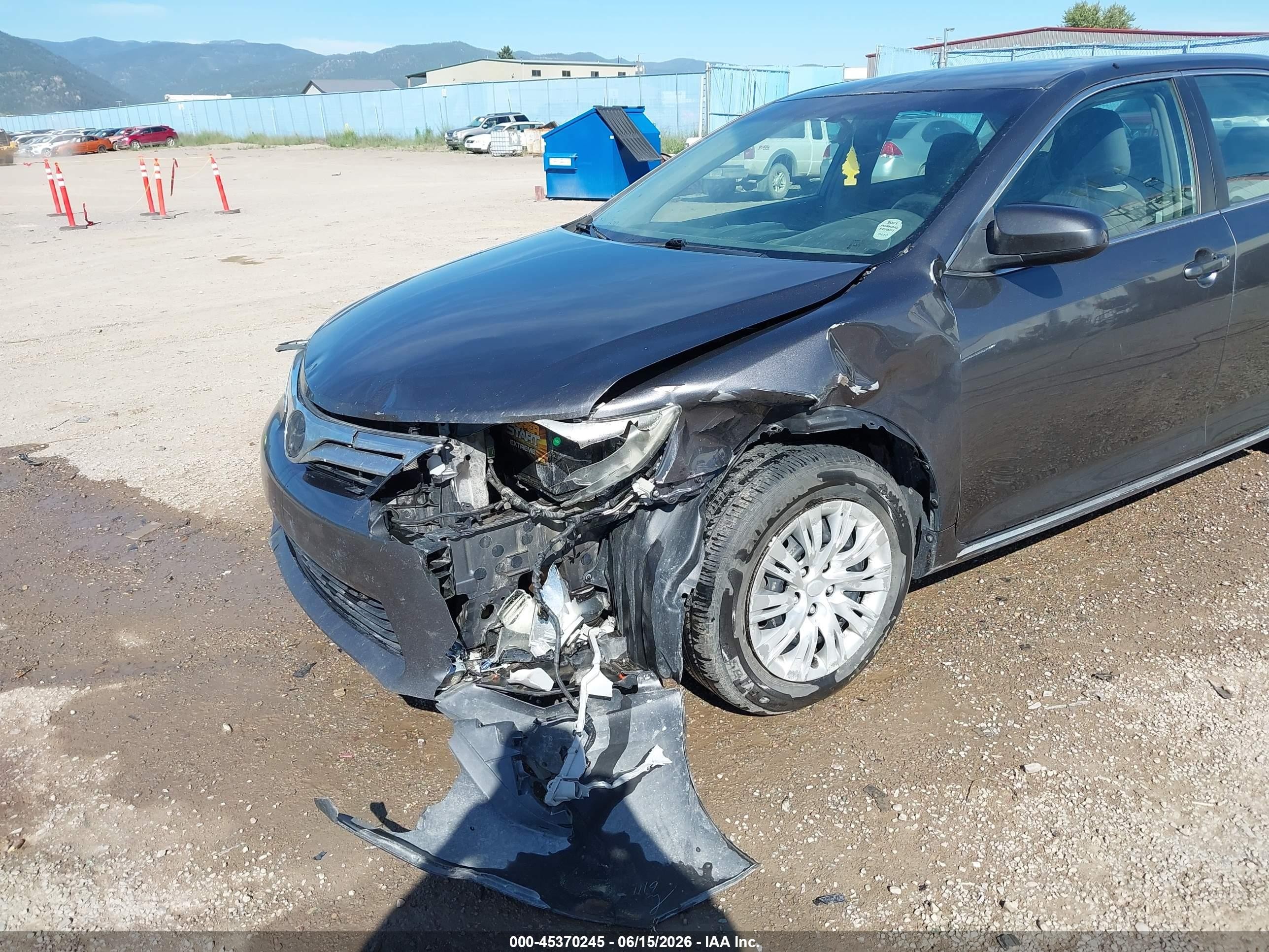 2014 Toyota Camry Le Gray vin: 4T4BF1FK3ER365909