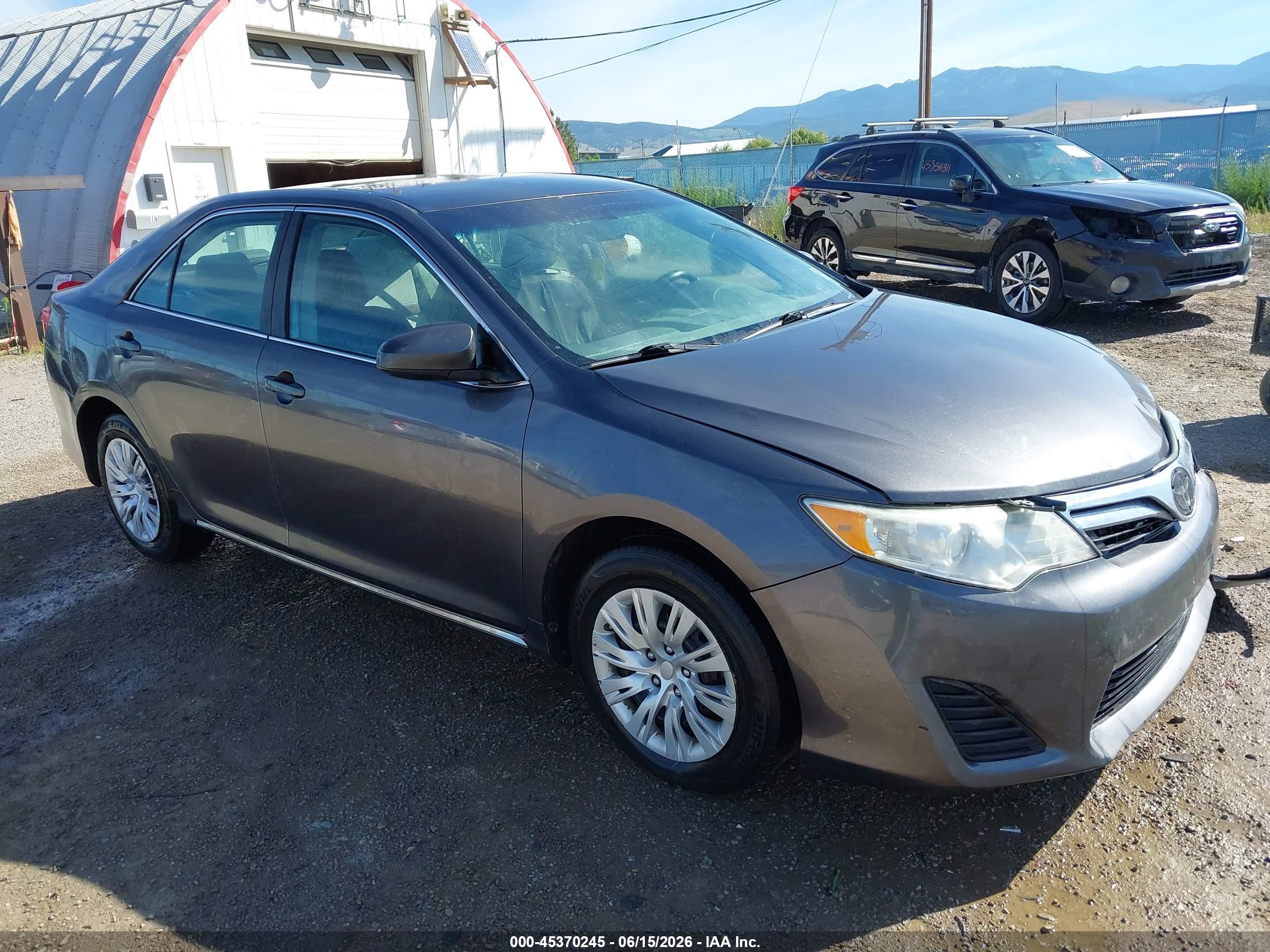 2014 Toyota Camry Le Gray vin: 4T4BF1FK3ER365909