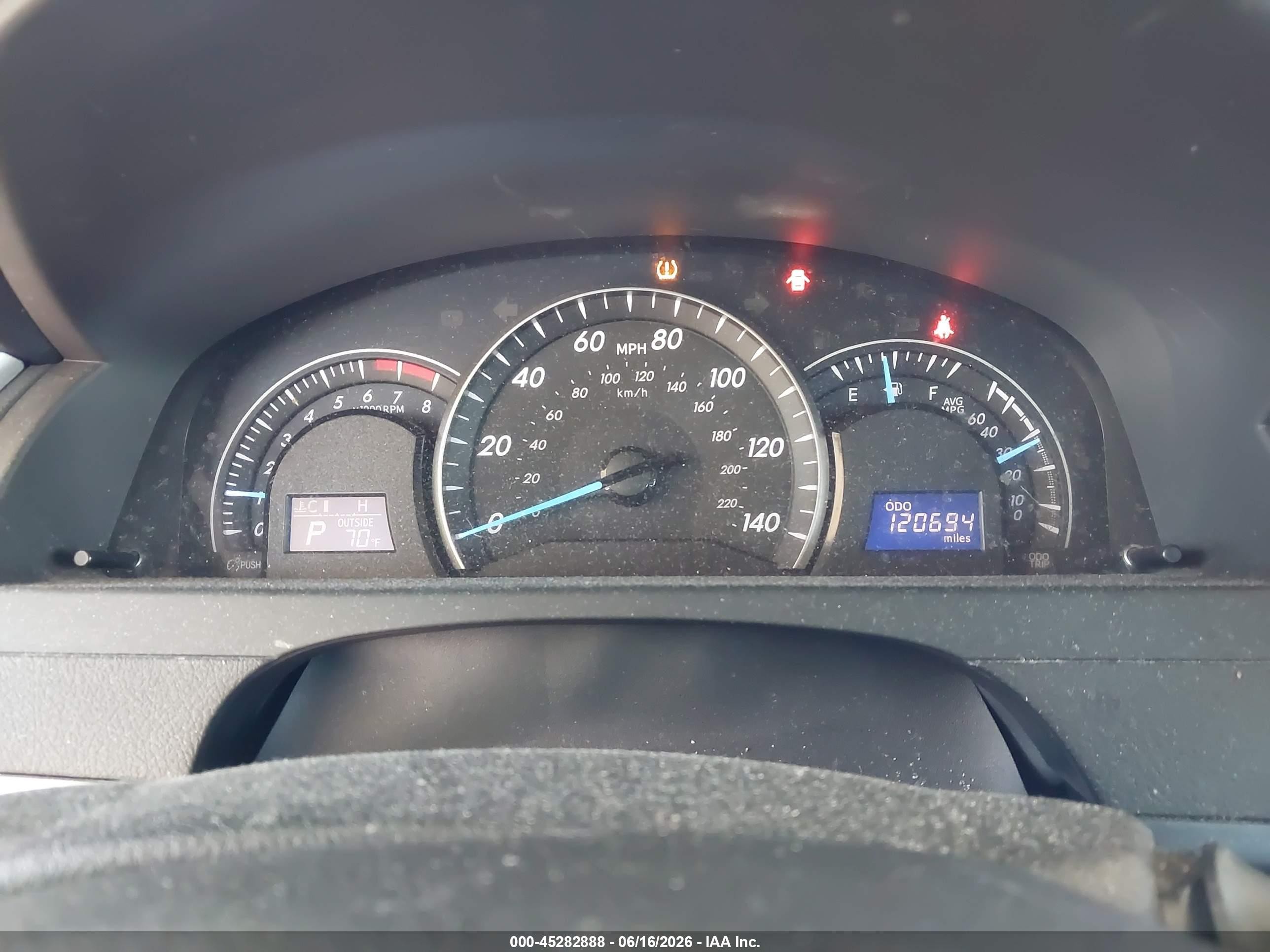 2014 Toyota Camry Le Silver vin: 4T4BF1FK3ER374948