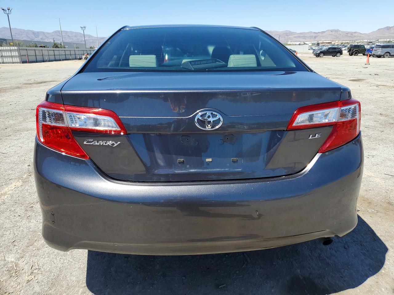 2014 Toyota Camry Le Gray vin: 4T4BF1FK3ER379261