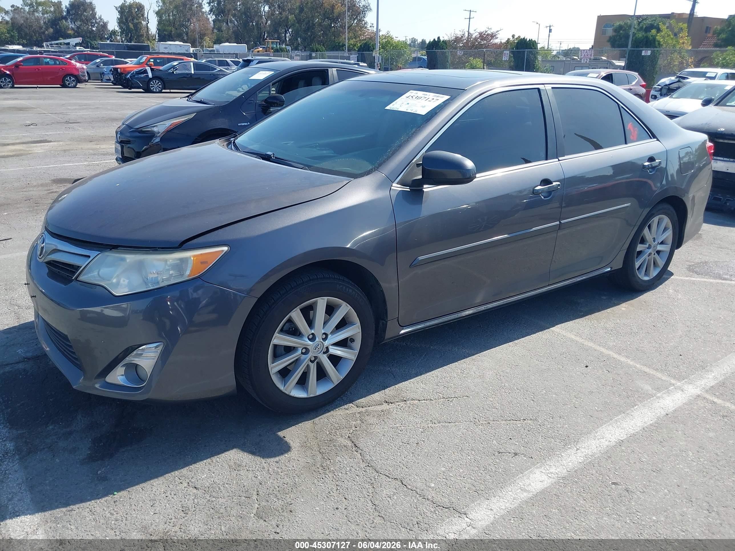 2014 Toyota Camry Xle Gray vin: 4T4BF1FK3ER384895