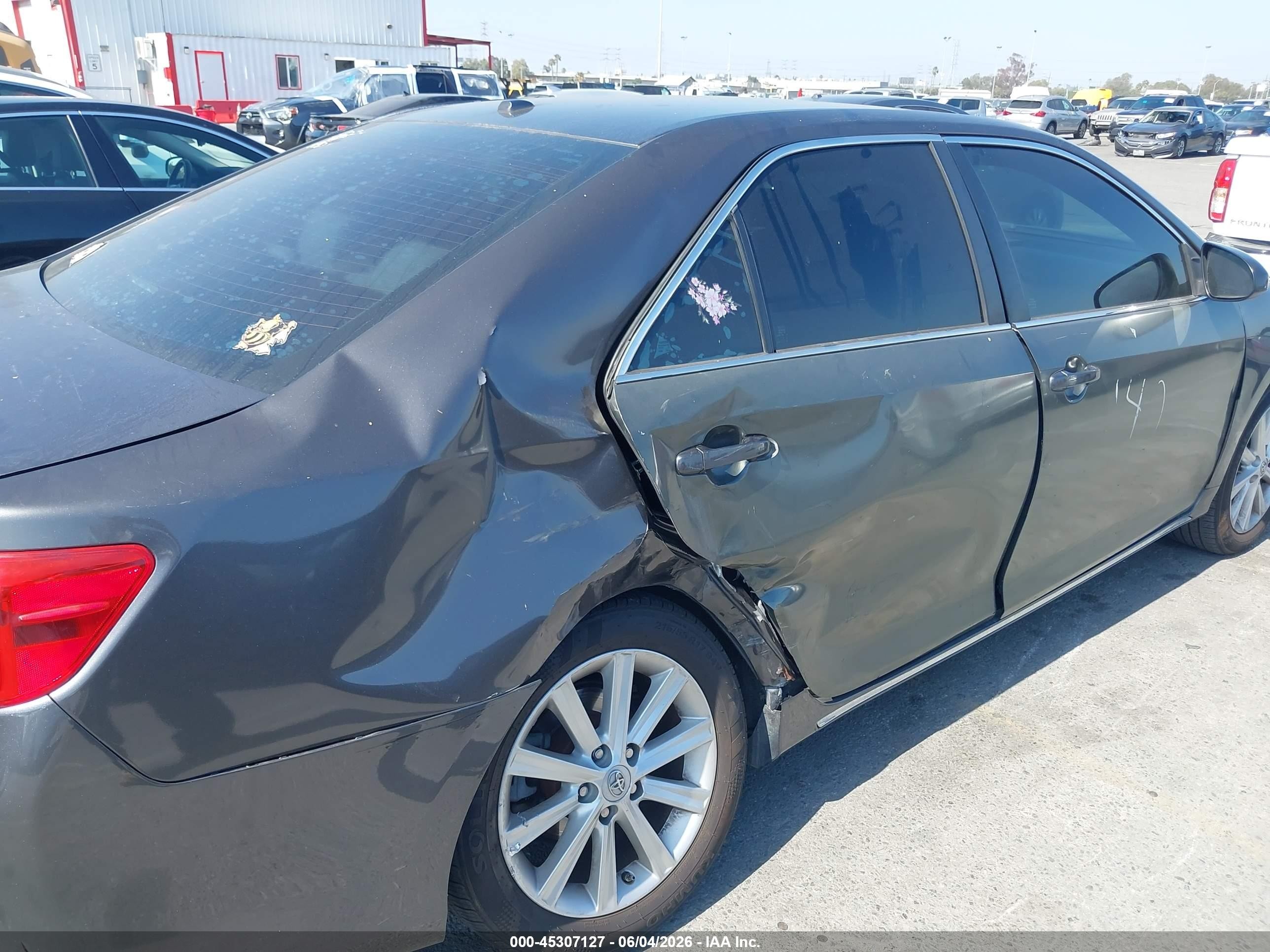 2014 Toyota Camry Xle Gray vin: 4T4BF1FK3ER384895
