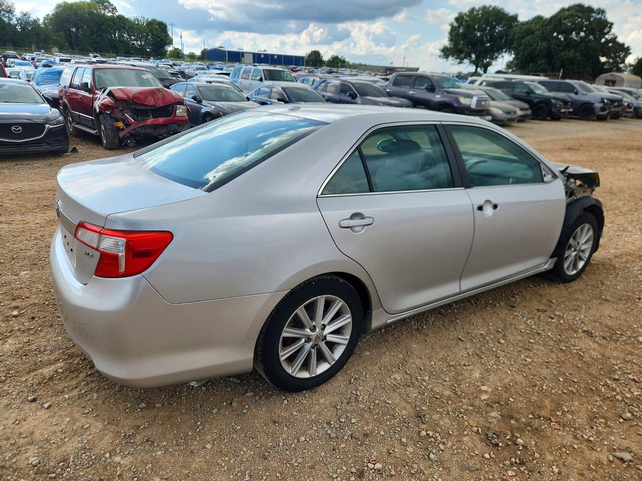2014 Toyota Camry Xle Silver vin: 4T4BF1FK3ER387442