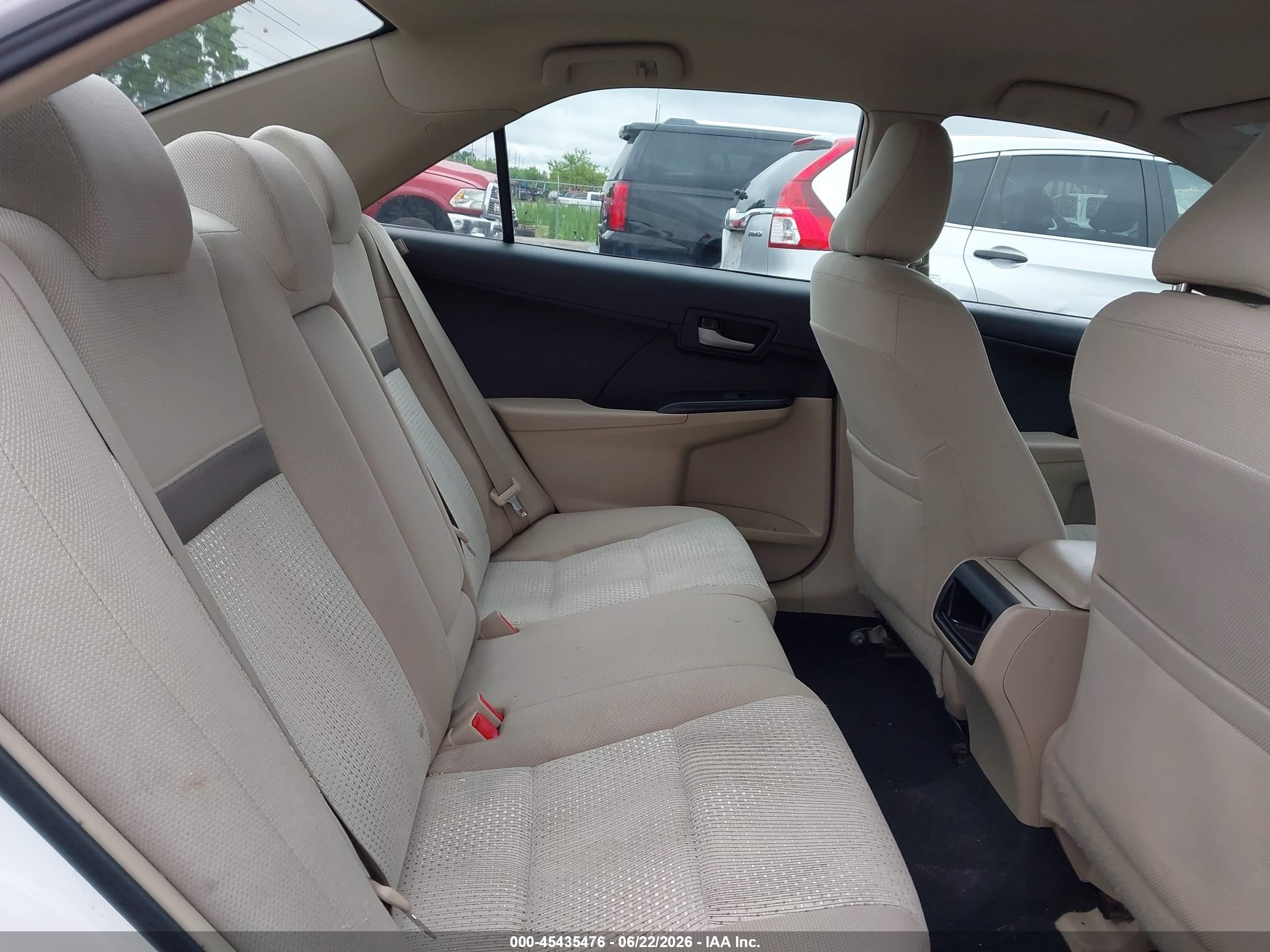 2014 Toyota Camry Le White vin: 4T4BF1FK3ER387621