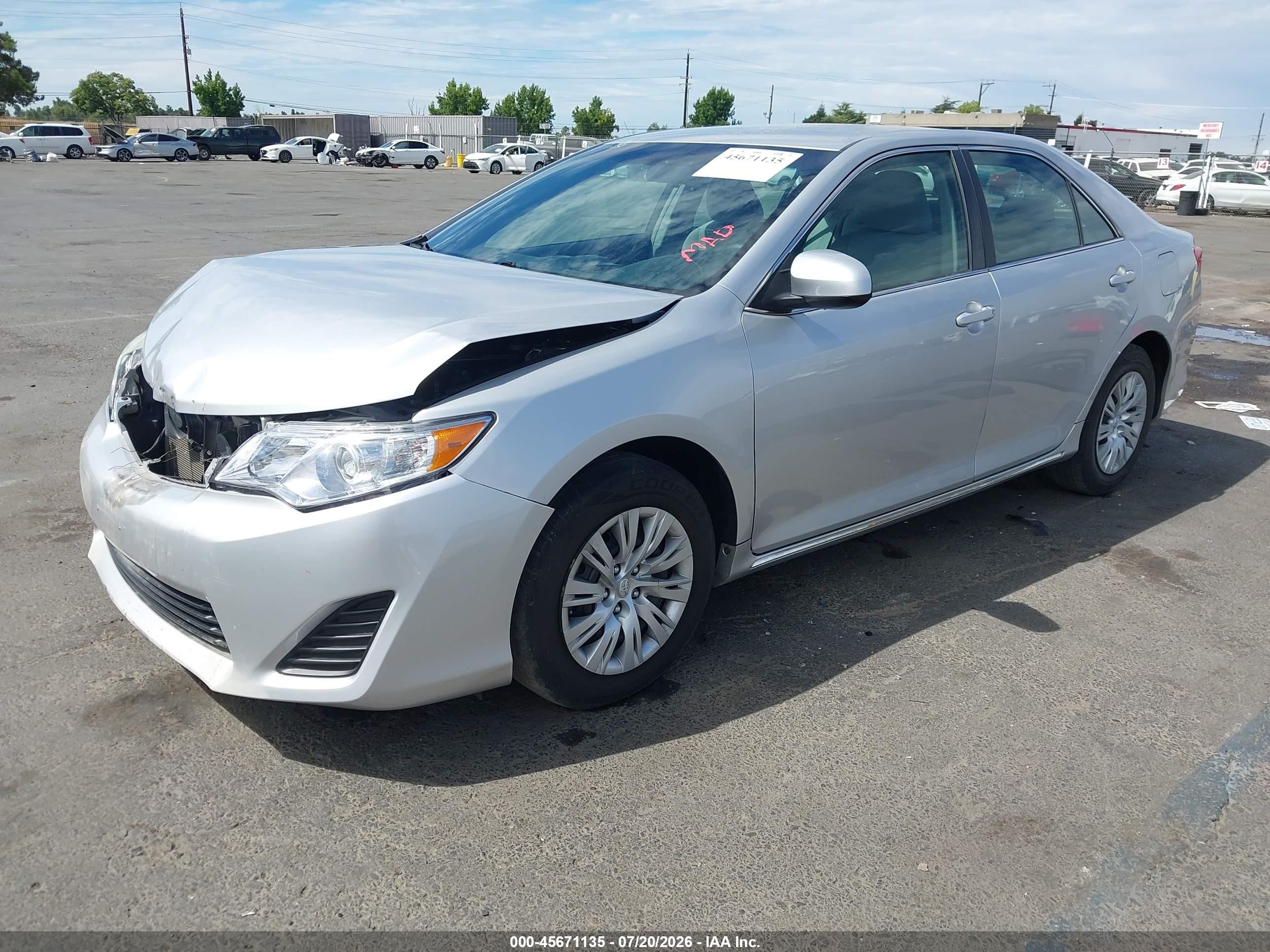2014 Toyota Camry Le Silver vin: 4T4BF1FK3ER397520