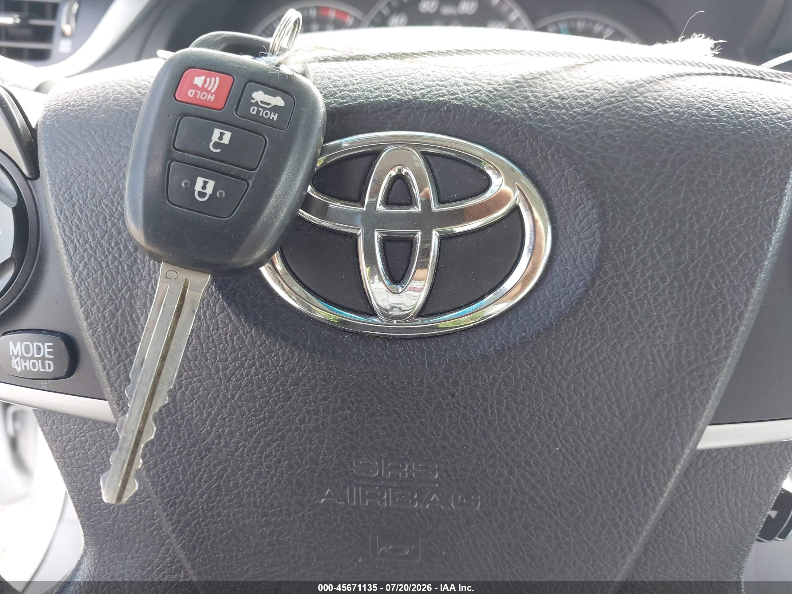 2014 Toyota Camry Le Silver vin: 4T4BF1FK3ER397520