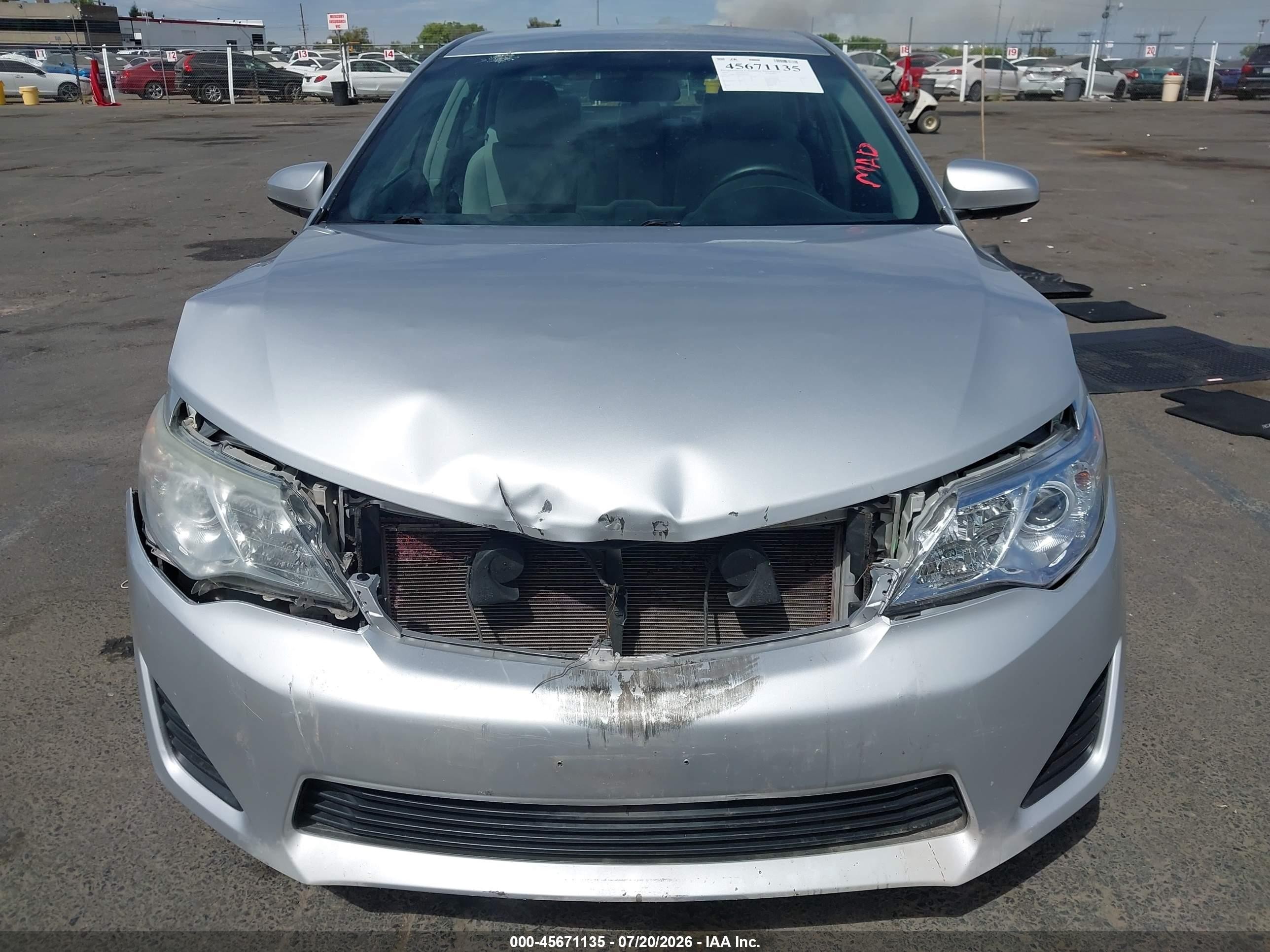 2014 Toyota Camry Le Silver vin: 4T4BF1FK3ER397520