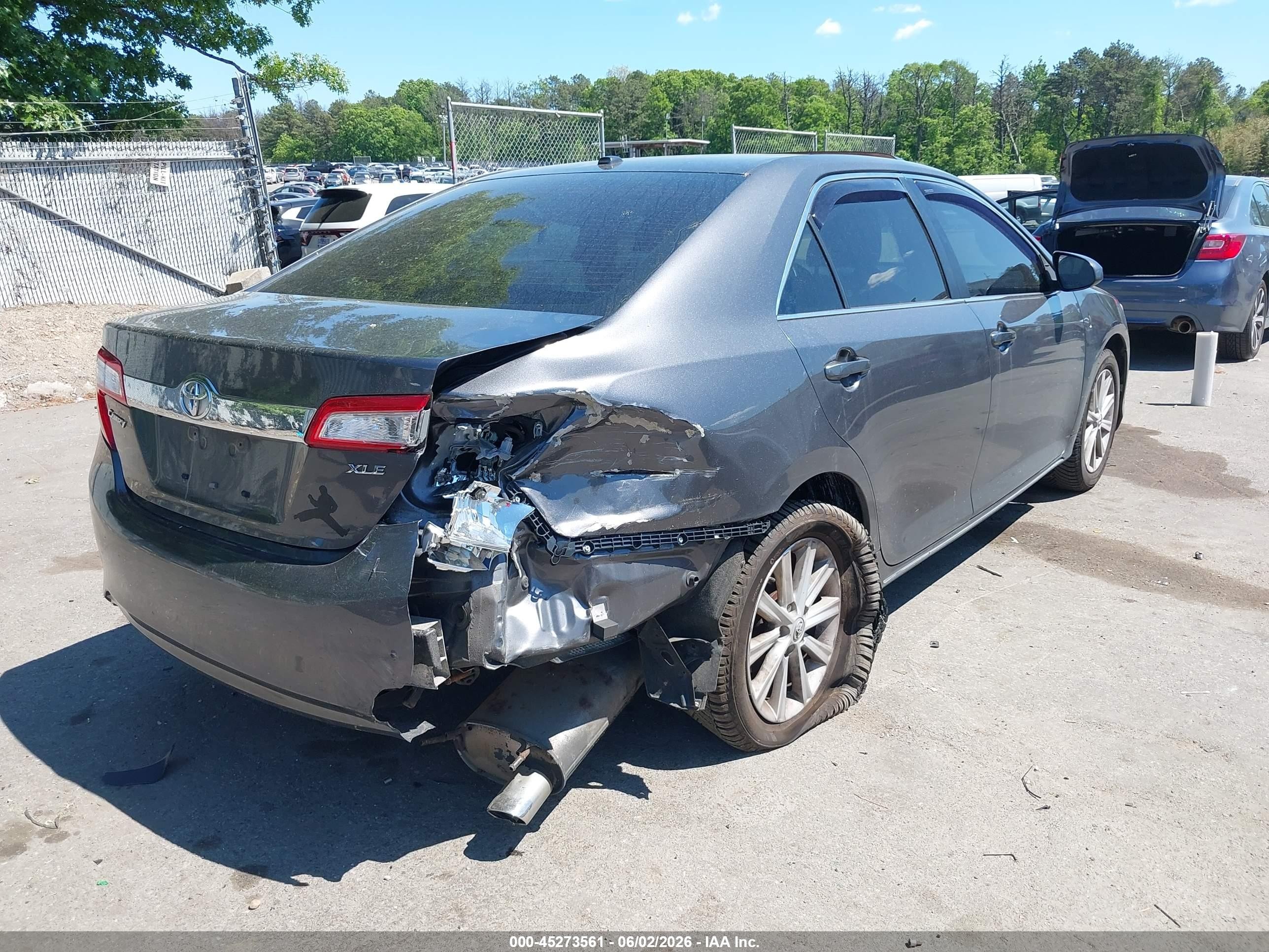 2014 Toyota Camry Xle Gray vin: 4T4BF1FK3ER400254