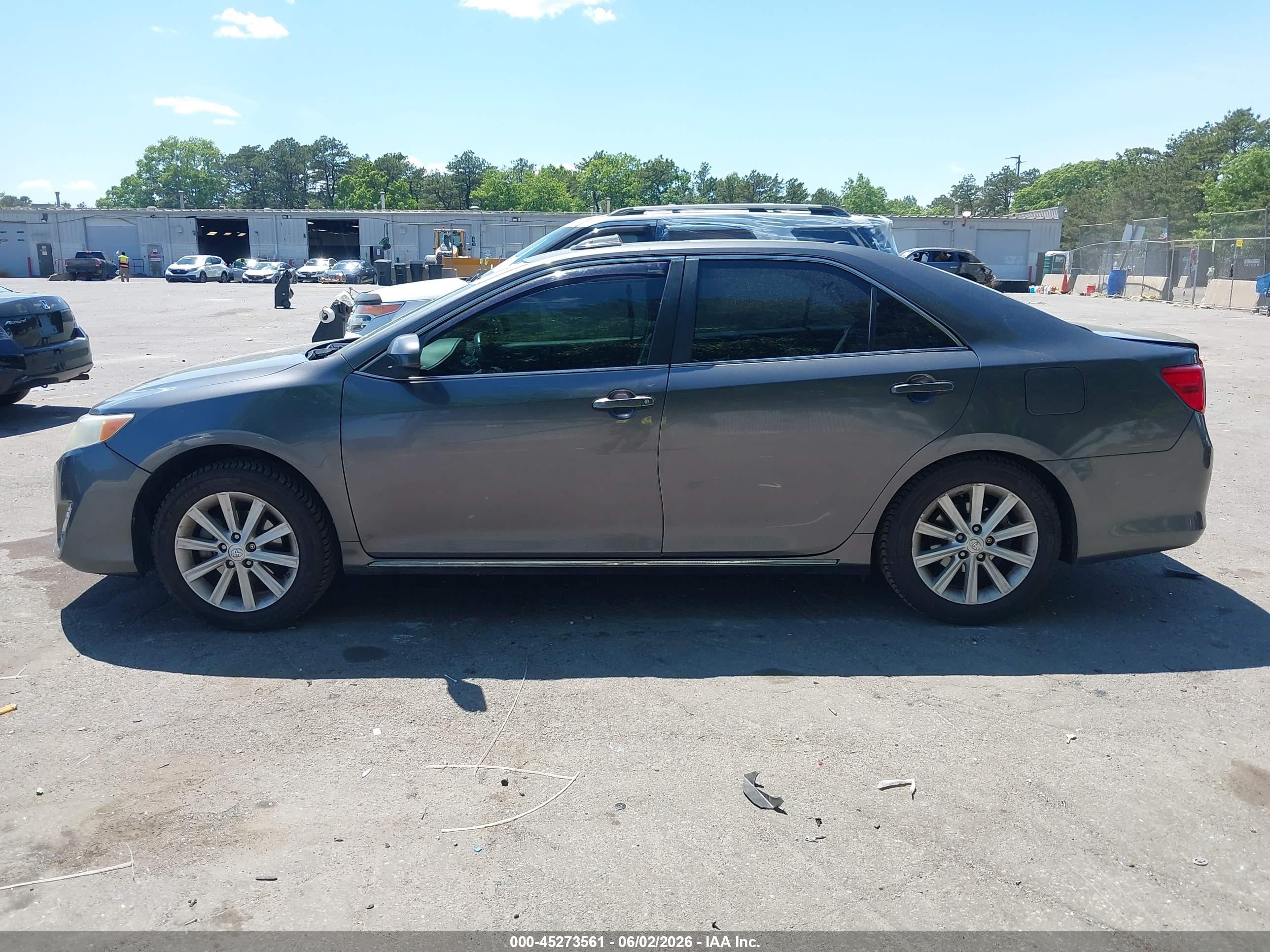 2014 Toyota Camry Xle Gray vin: 4T4BF1FK3ER400254