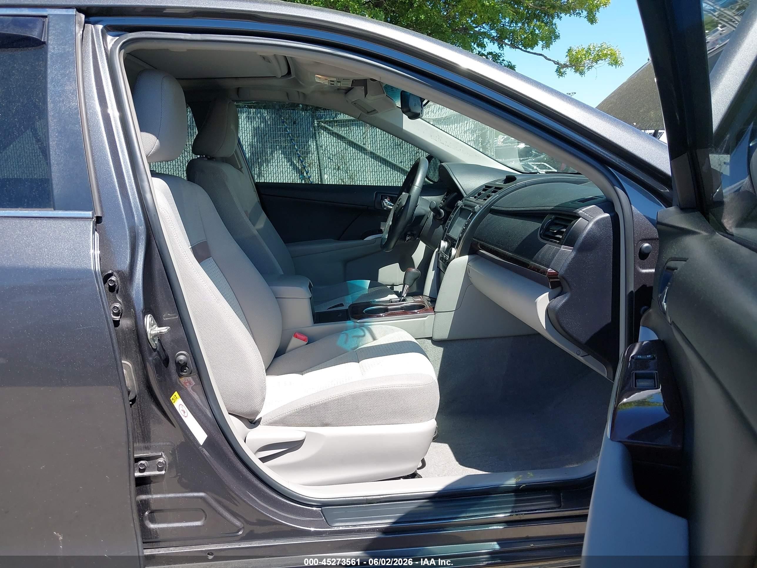 2014 Toyota Camry Xle Gray vin: 4T4BF1FK3ER400254