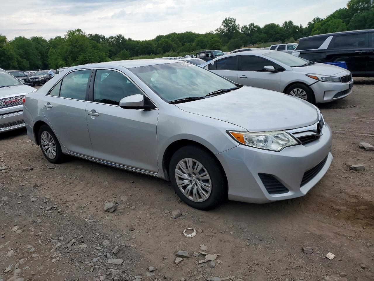 2014 Toyota Camry Le Silver vin: 4T4BF1FK3ER404885