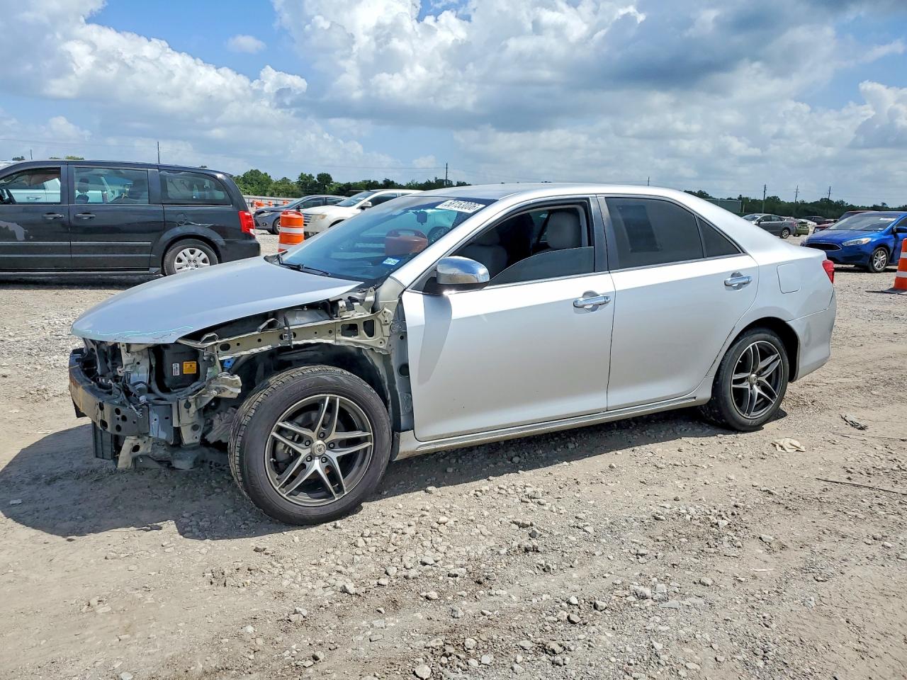 2014 Toyota Camry Le Silver vin: 4T4BF1FK3ER404918