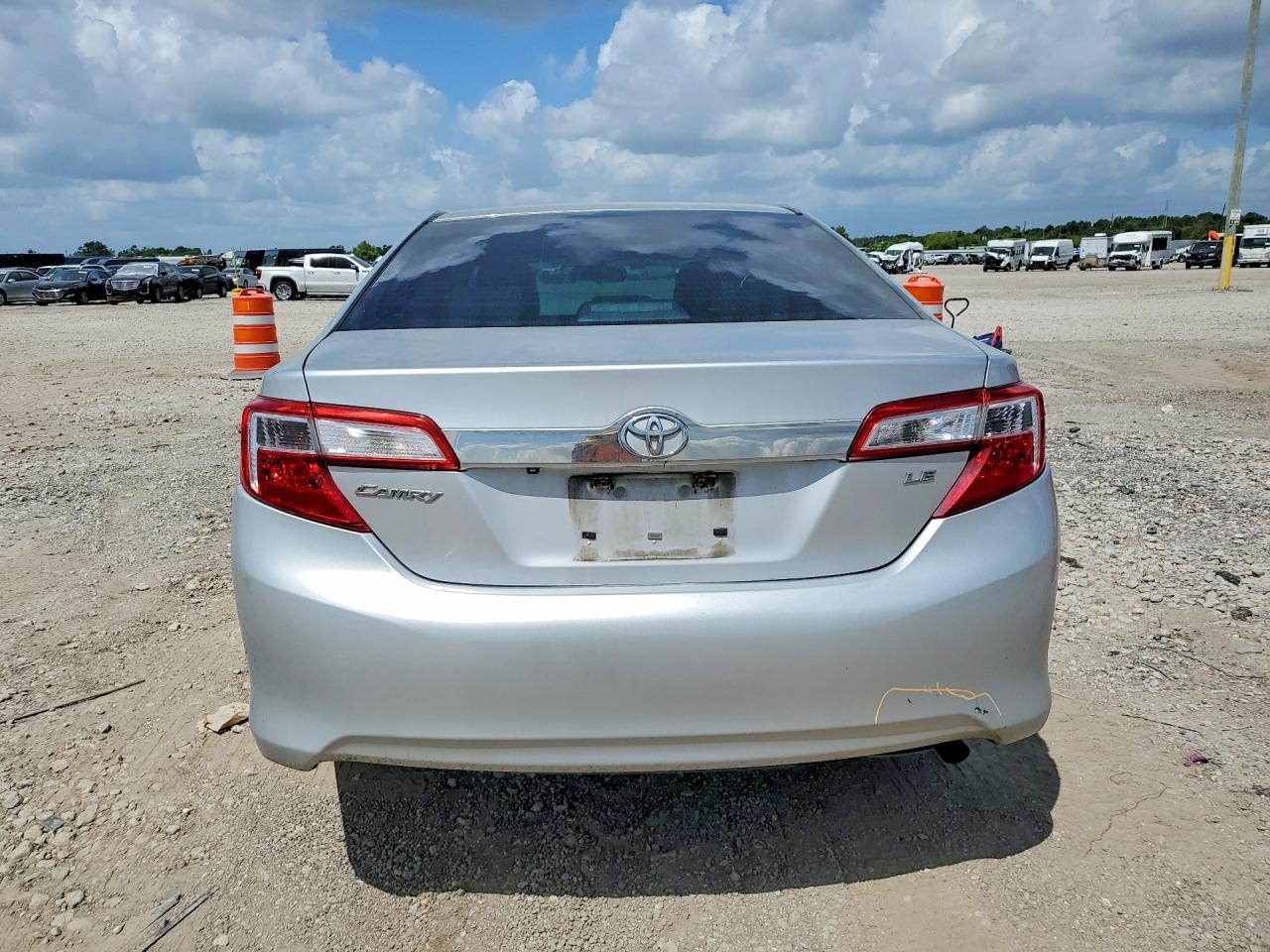 2014 Toyota Camry Le Silver vin: 4T4BF1FK3ER404918
