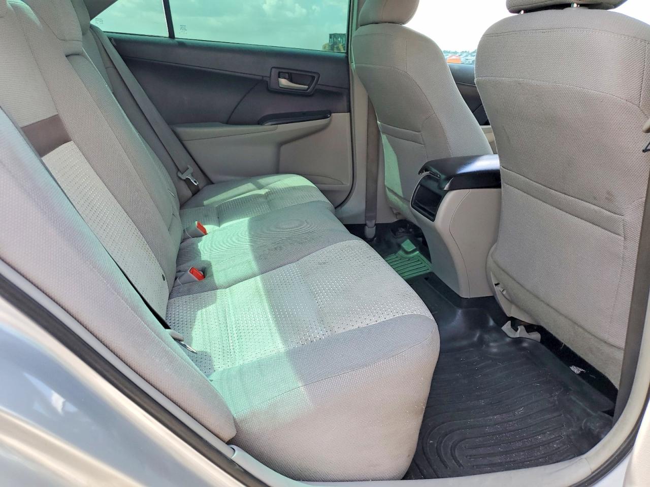 2014 Toyota Camry Le Silver vin: 4T4BF1FK3ER404918