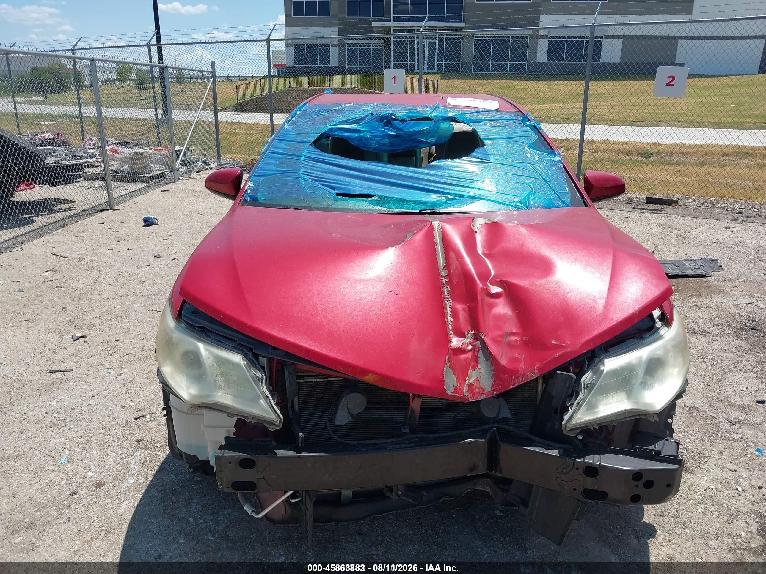 2014 Toyota Camry Le Red vin: 4T4BF1FK3ER407091