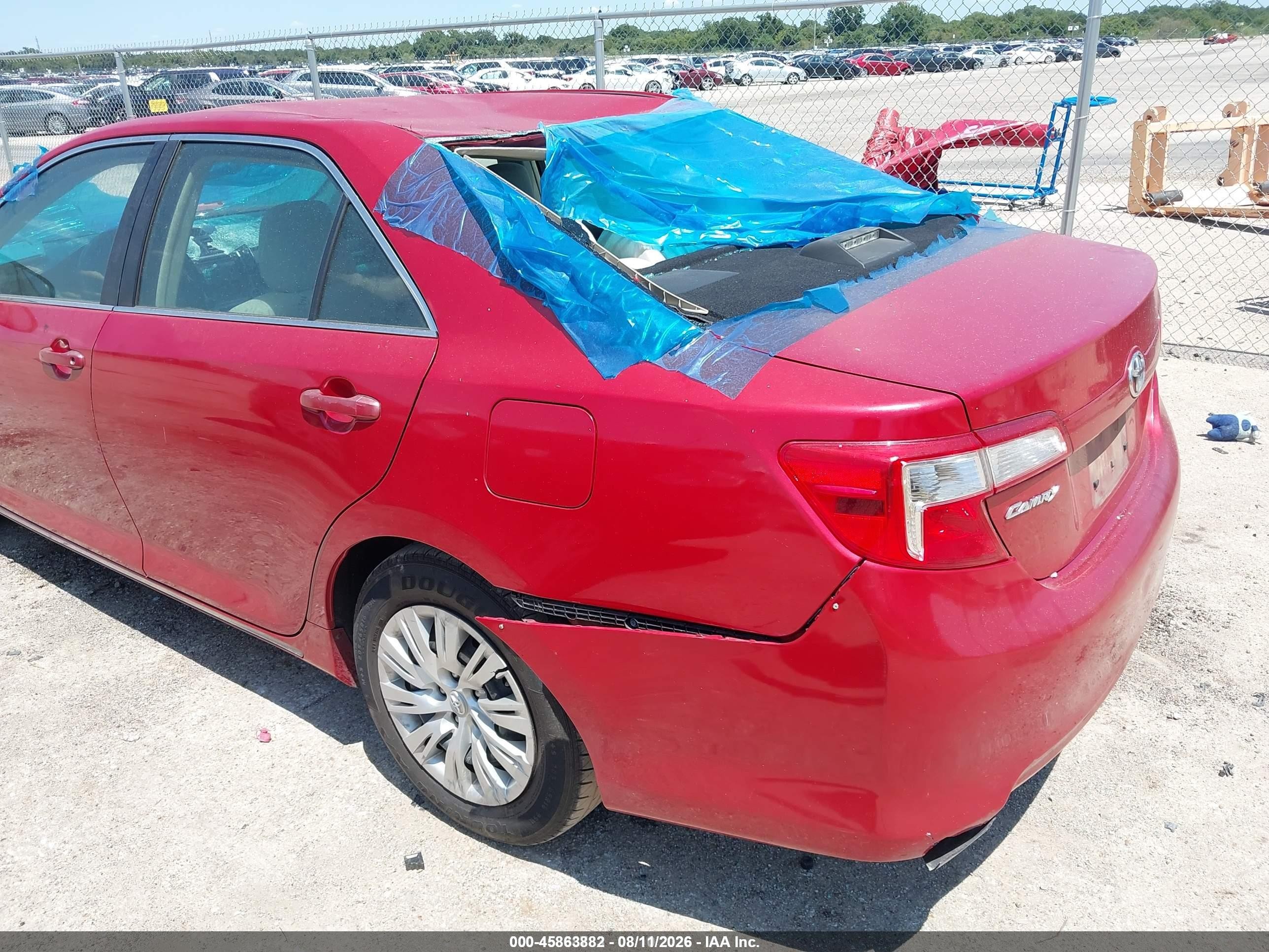 2014 Toyota Camry Le Red vin: 4T4BF1FK3ER407091