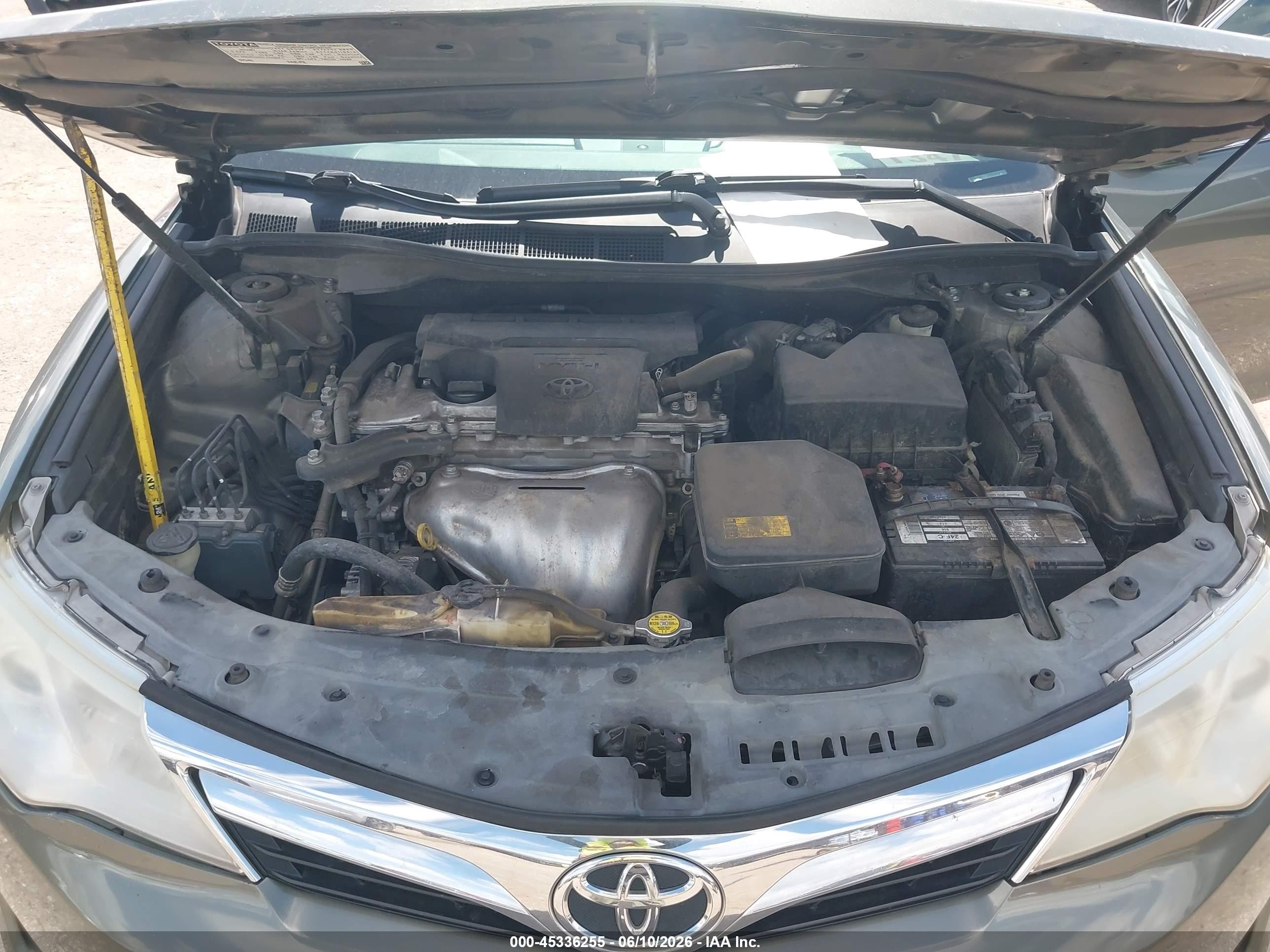 2014 Toyota Camry Le Gray vin: 4T4BF1FK3ER407592