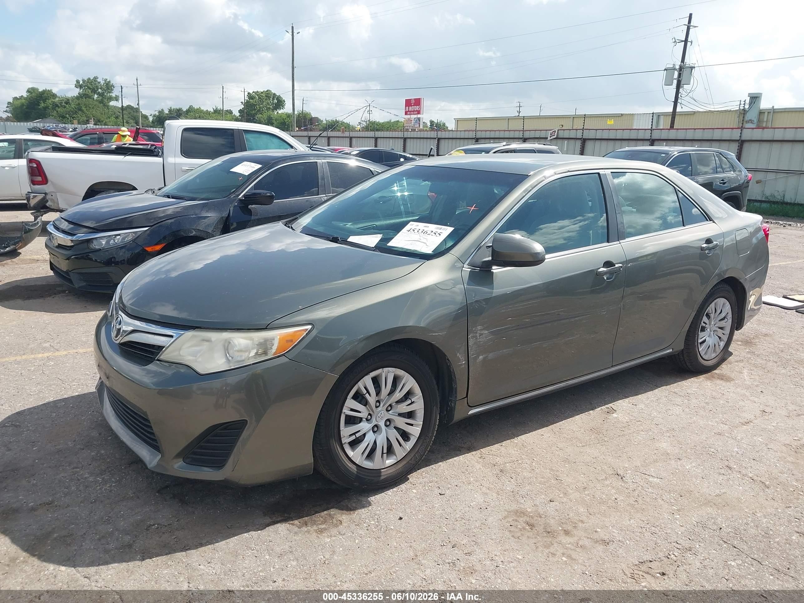 2014 Toyota Camry Le Gray vin: 4T4BF1FK3ER407592