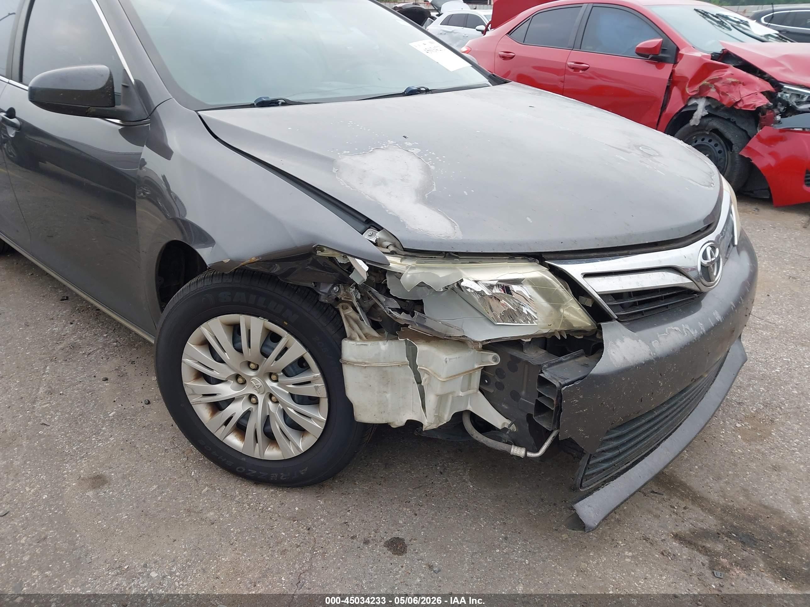 2014 Toyota Camry Le Gray vin: 4T4BF1FK3ER407642