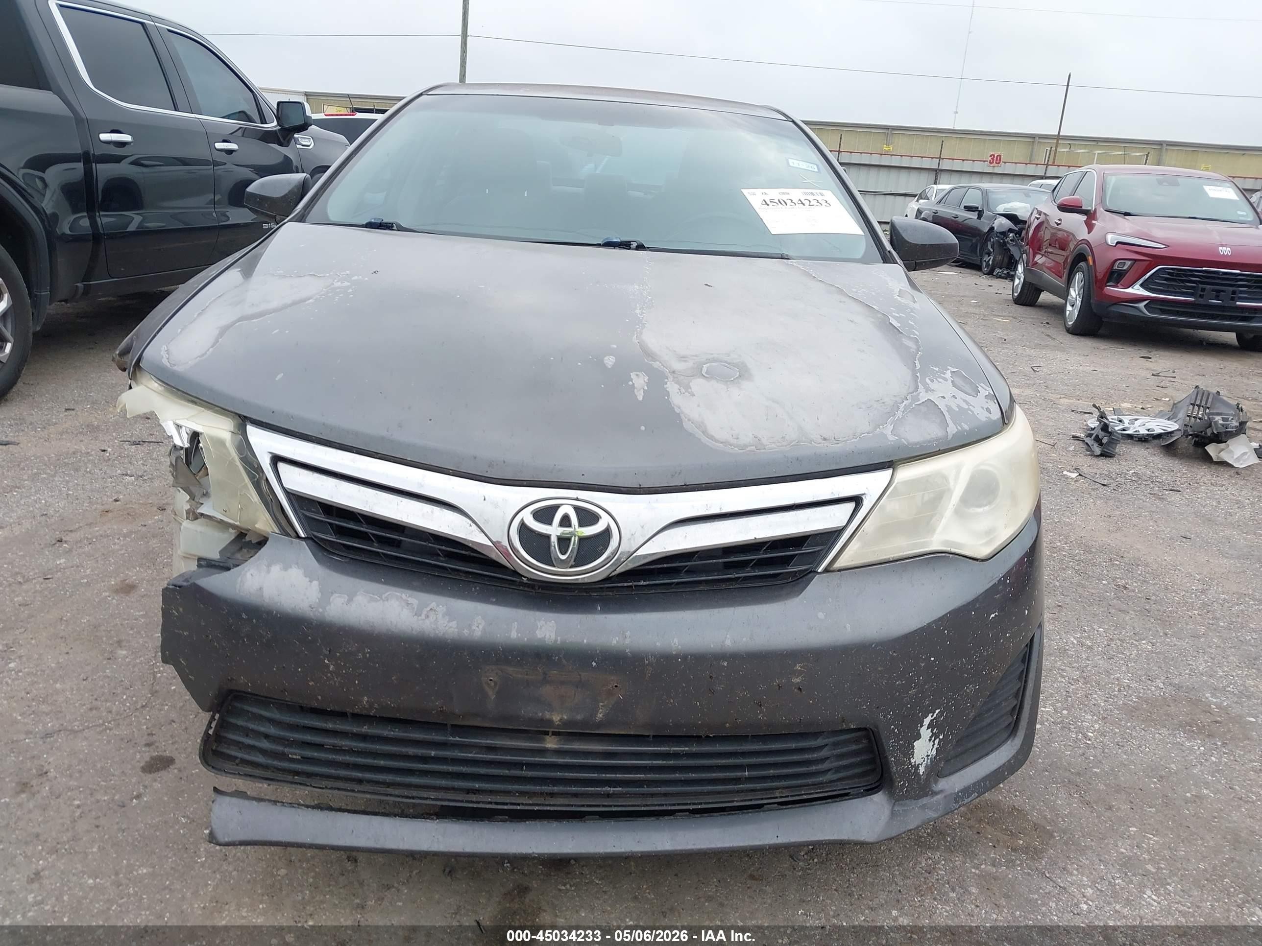 2014 Toyota Camry Le Gray vin: 4T4BF1FK3ER407642