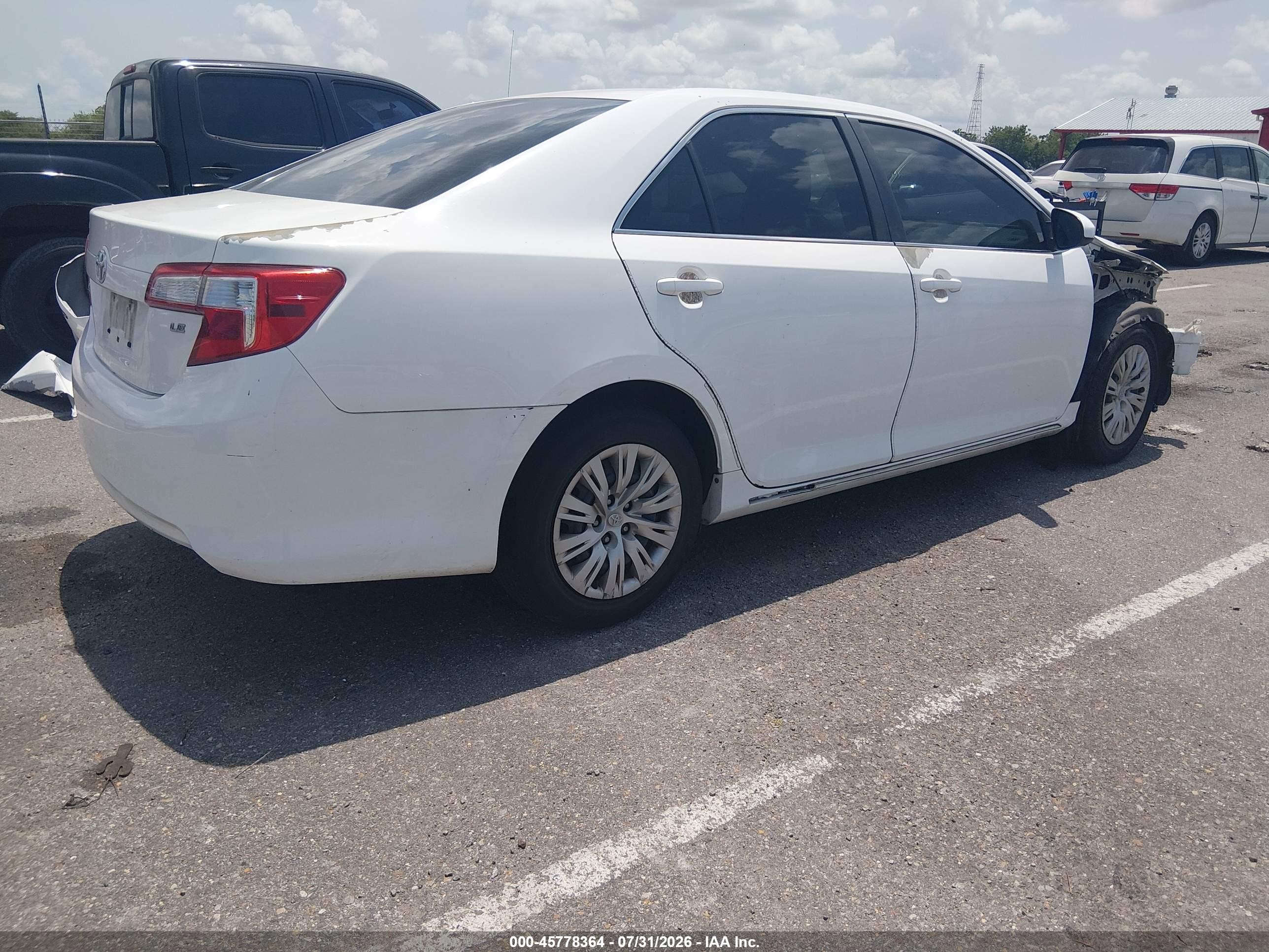 2014 Toyota Camry Le Белый vin: 4T4BF1FK3ER410377