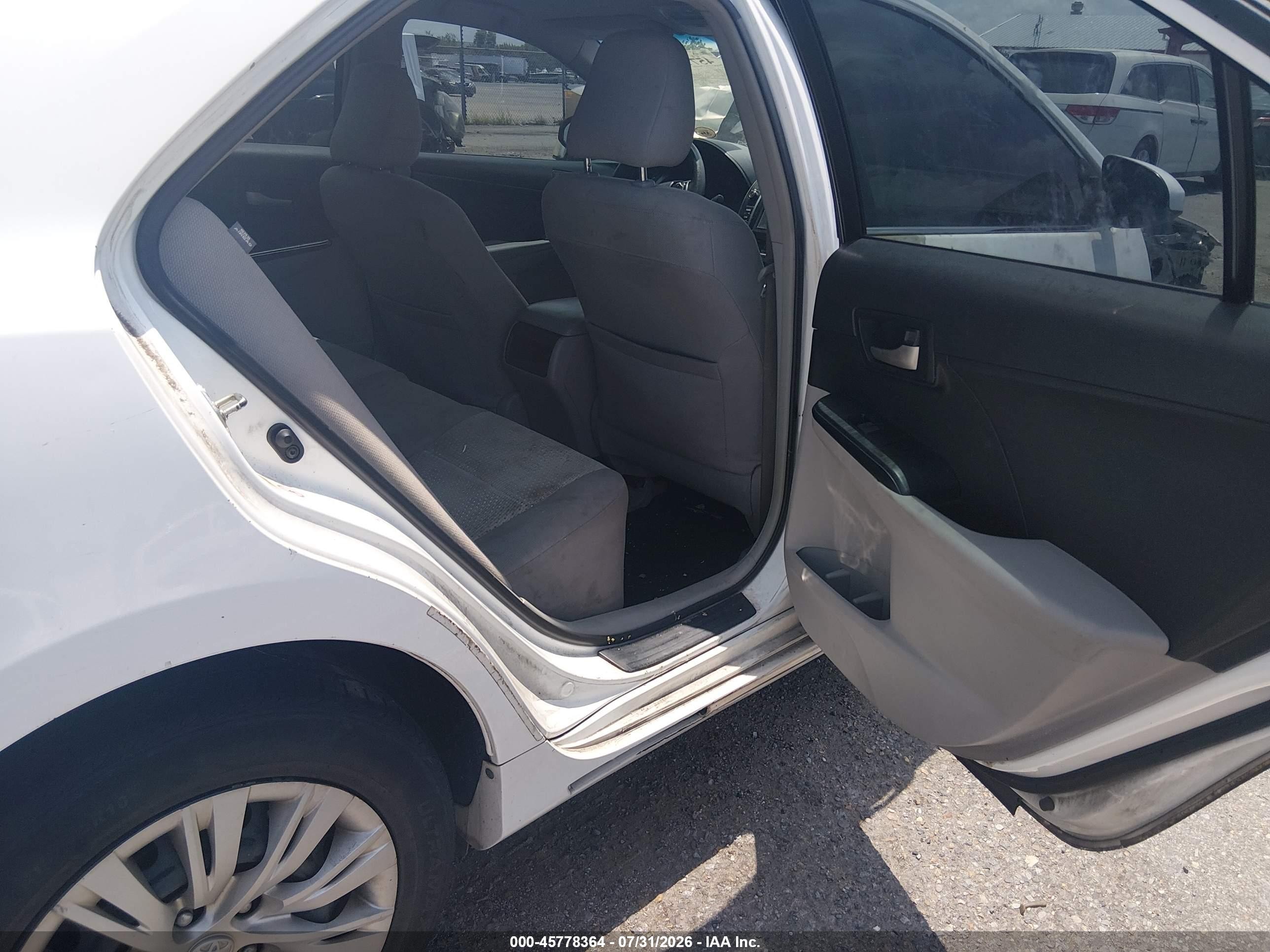 2014 Toyota Camry Le Белый vin: 4T4BF1FK3ER410377
