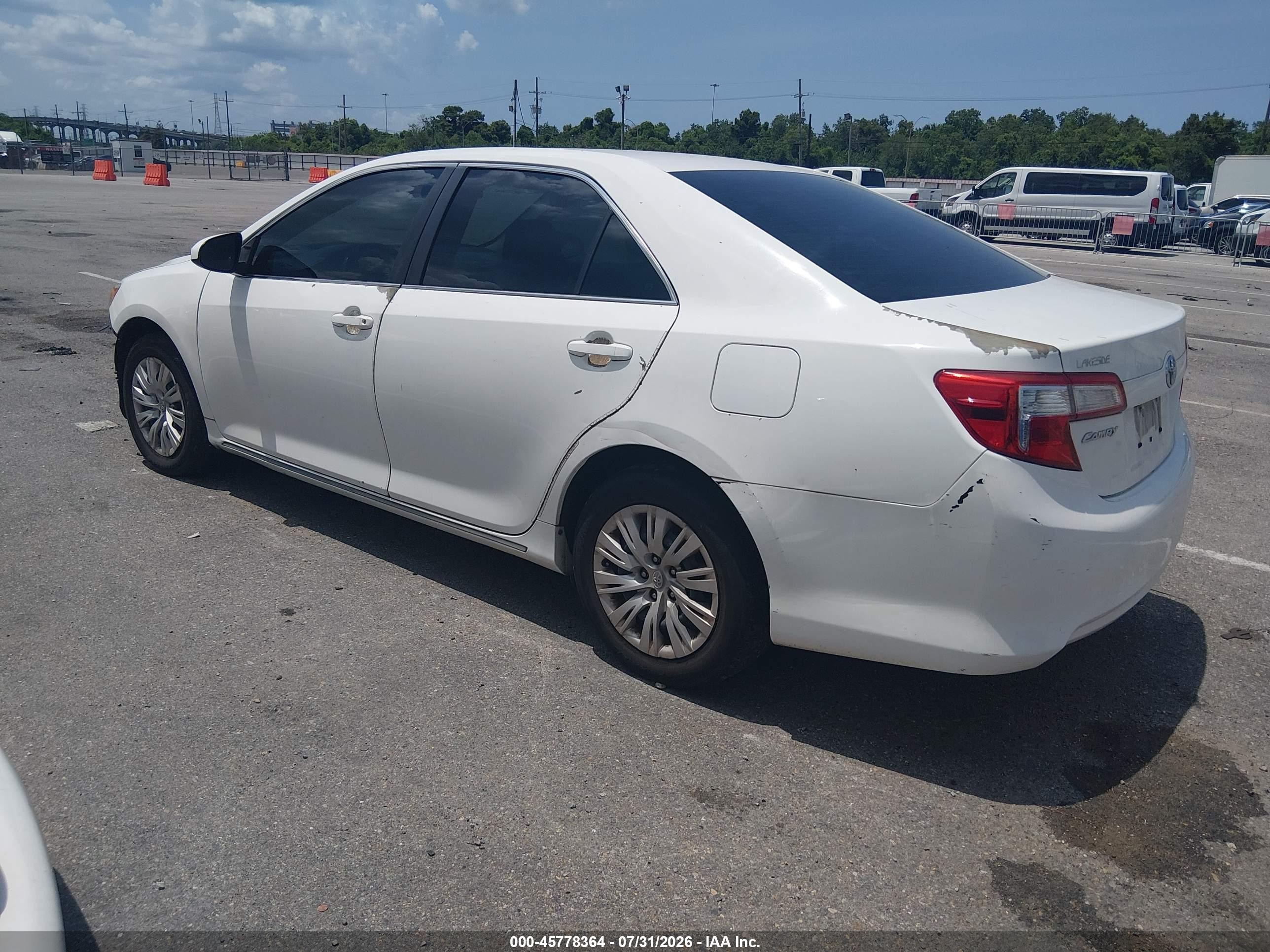 2014 Toyota Camry Le Белый vin: 4T4BF1FK3ER410377