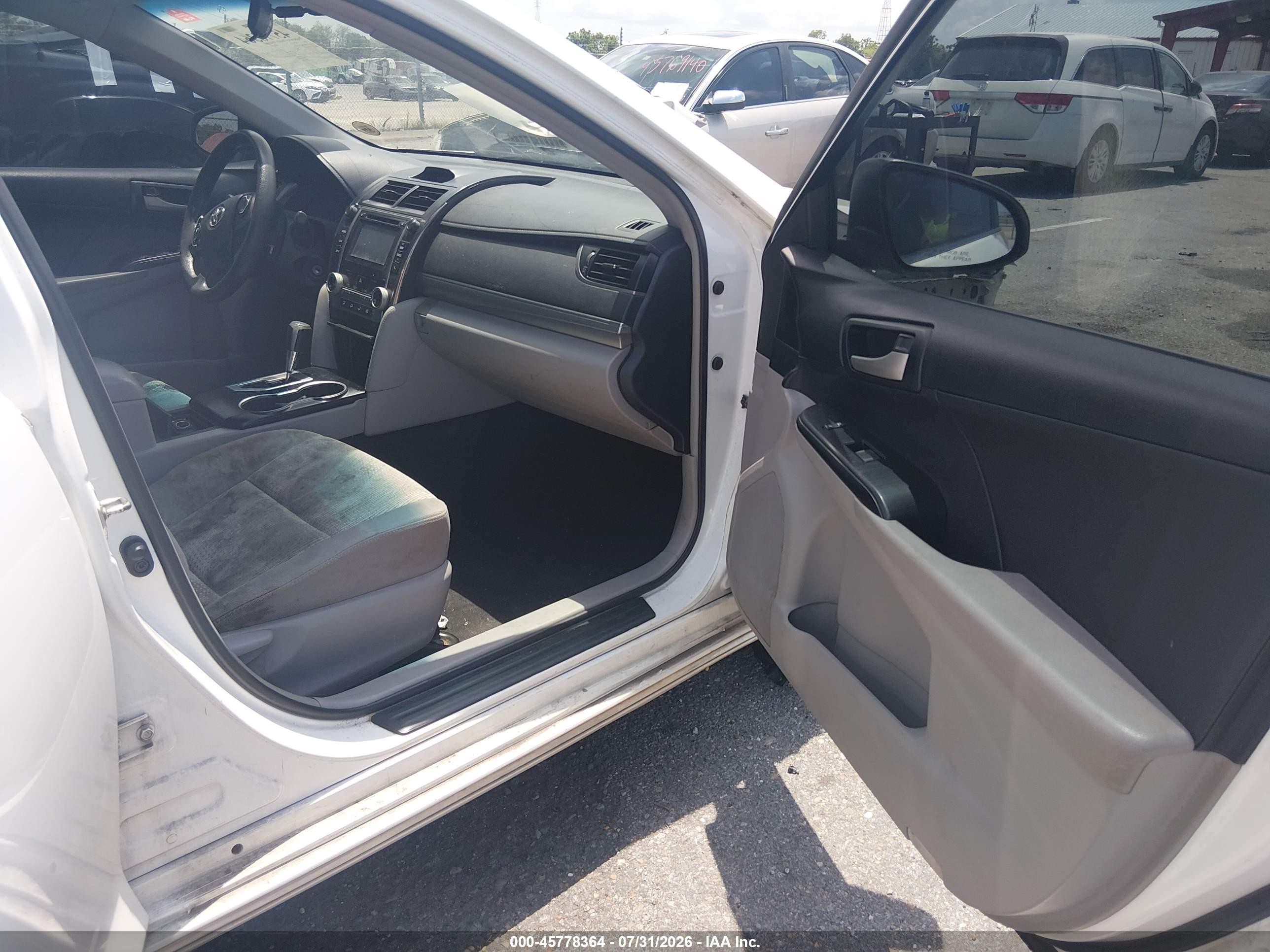 2014 Toyota Camry Le Белый vin: 4T4BF1FK3ER410377