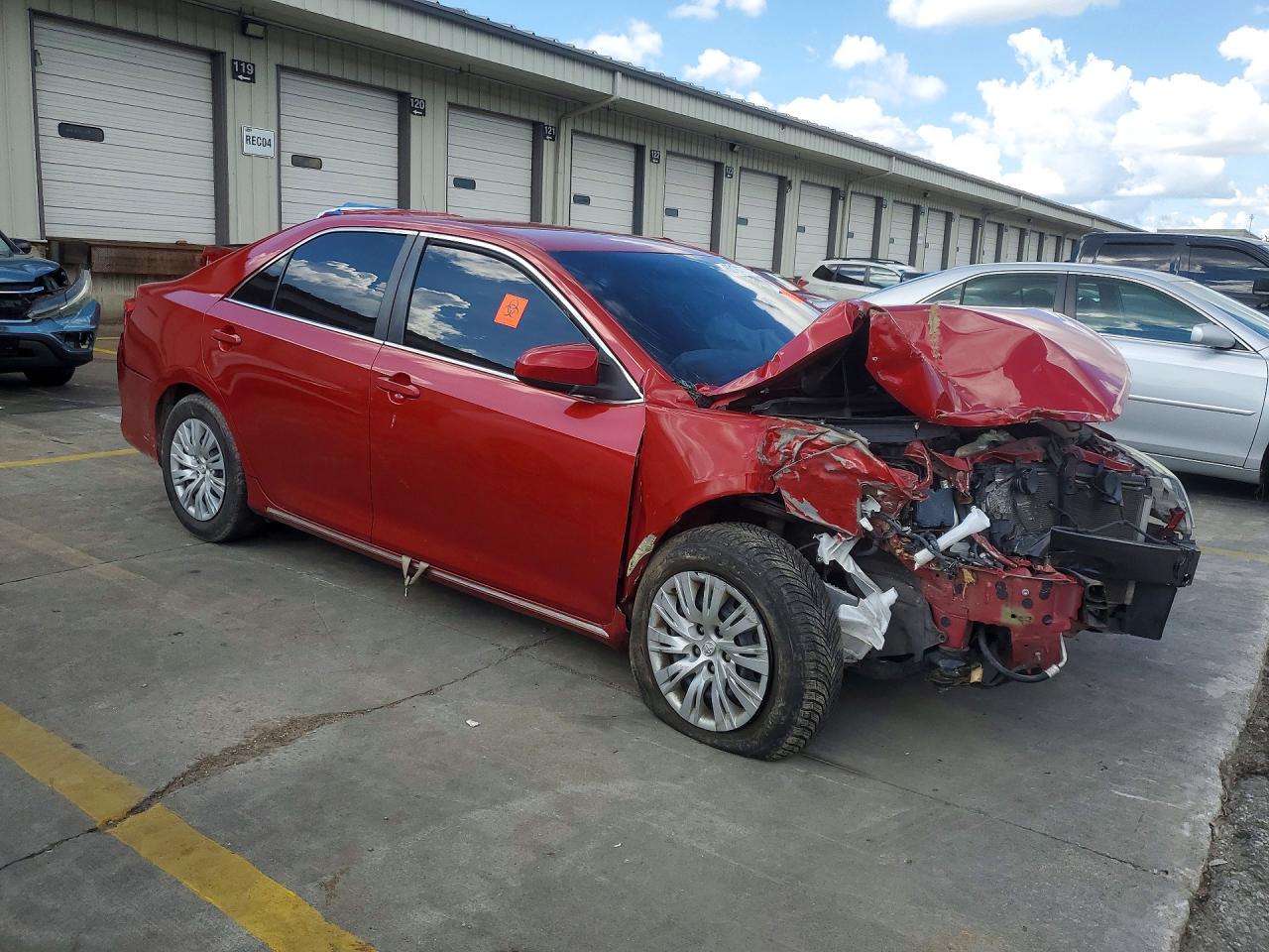 2014 Toyota Camry Le Red vin: 4T4BF1FK3ER413523
