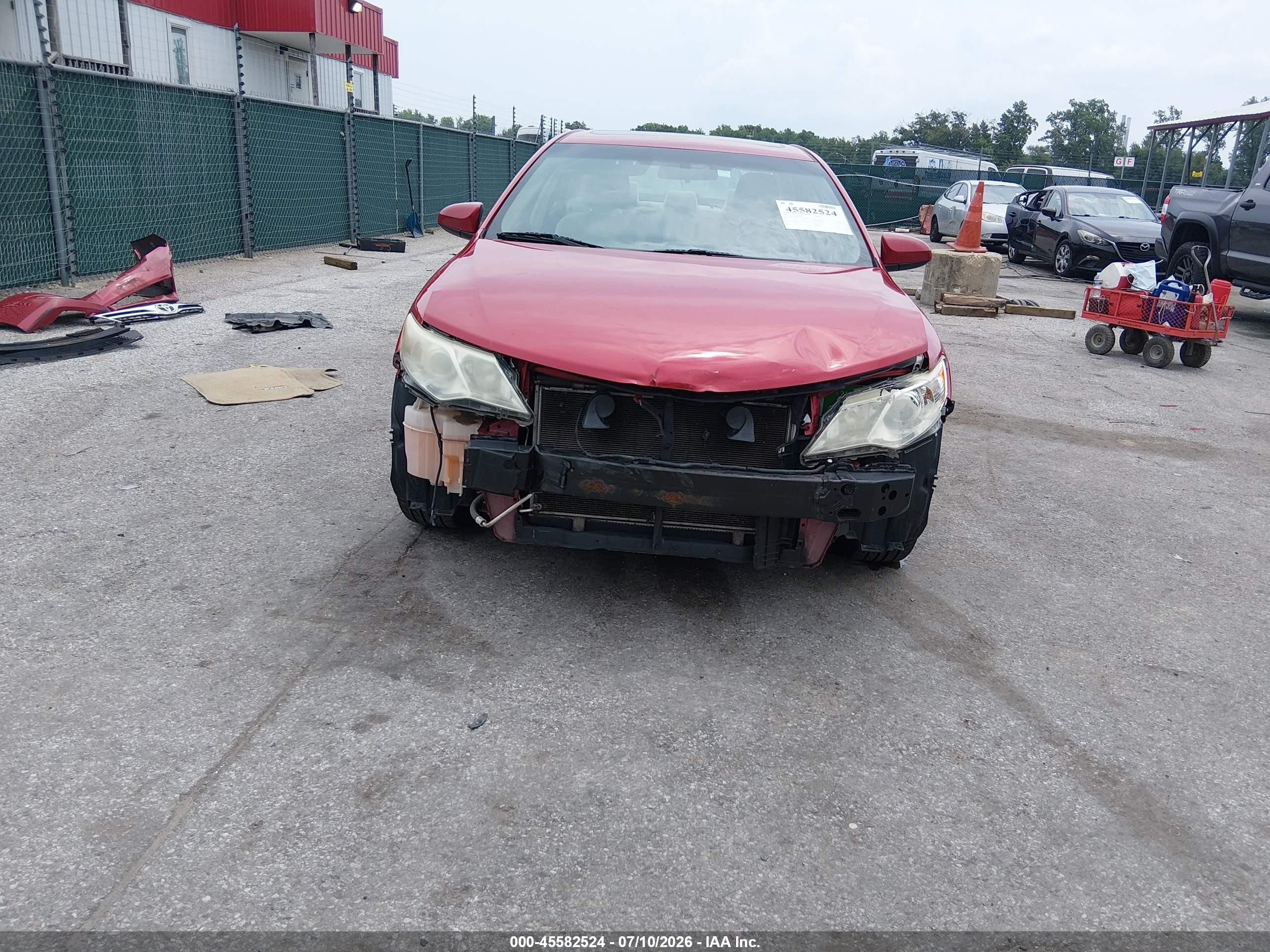 2014 Toyota Camry Xle Красный vin: 4T4BF1FK3ER420049