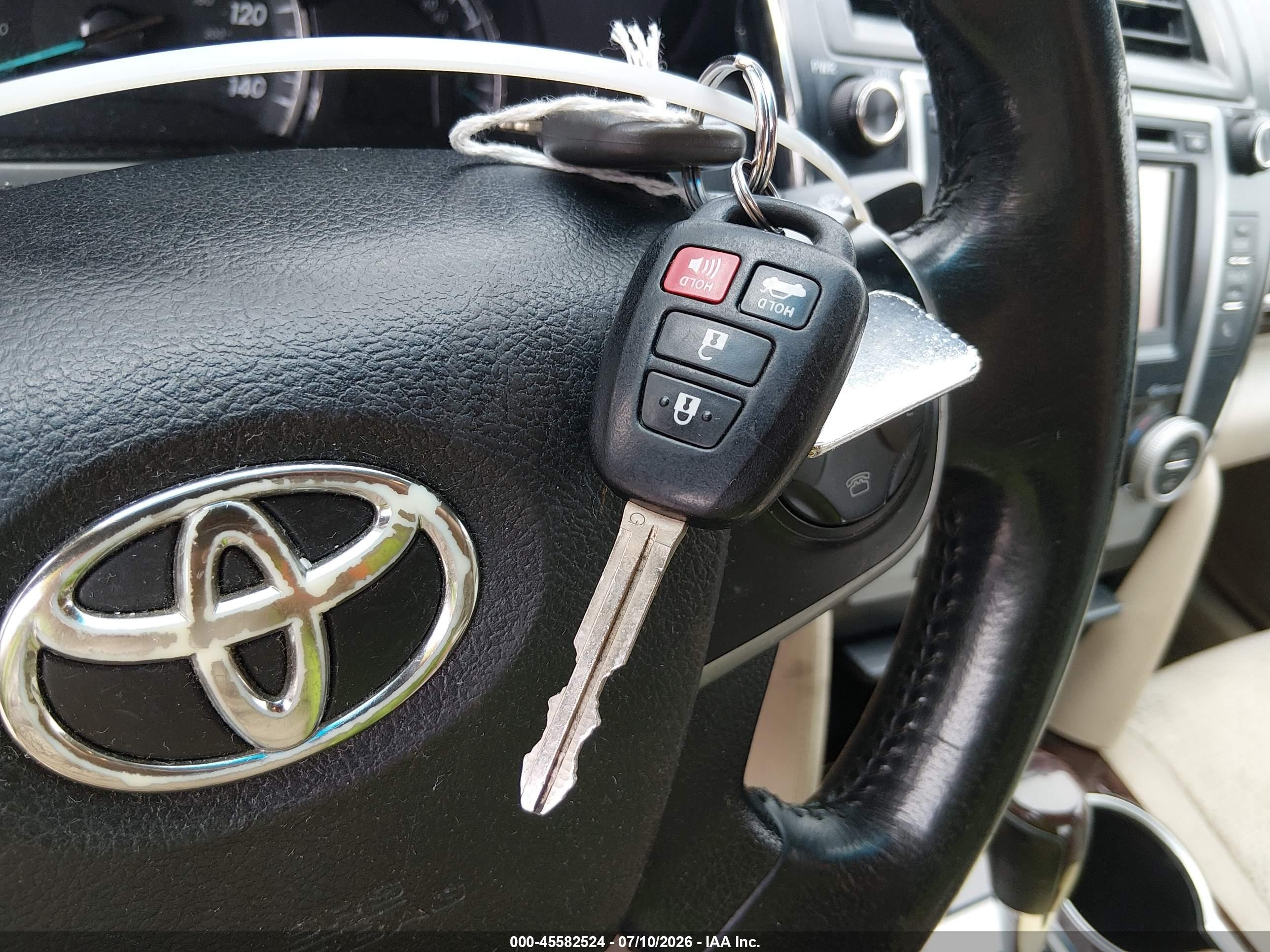 2014 Toyota Camry Xle Красный vin: 4T4BF1FK3ER420049