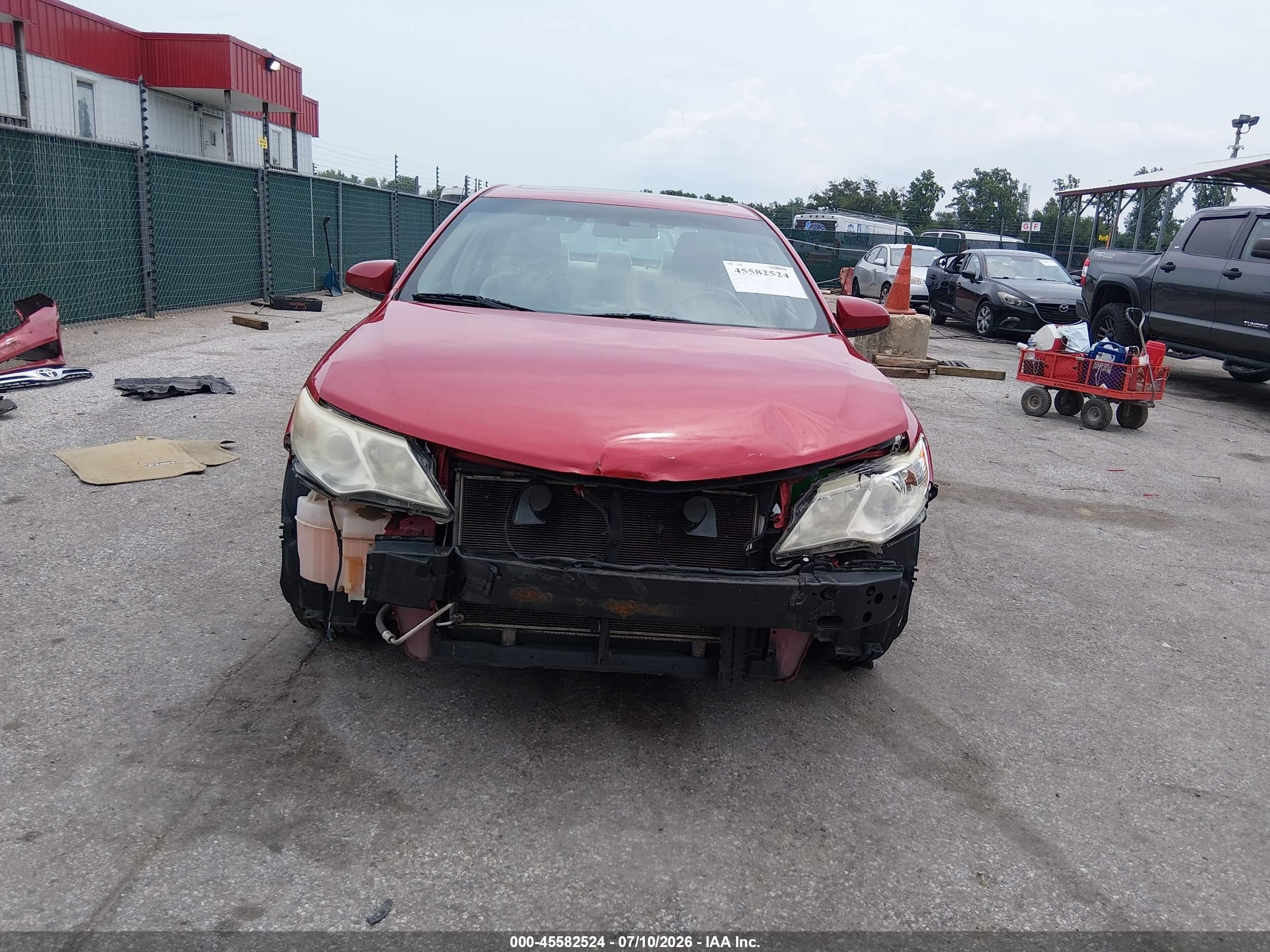 2014 Toyota Camry Xle Красный vin: 4T4BF1FK3ER420049