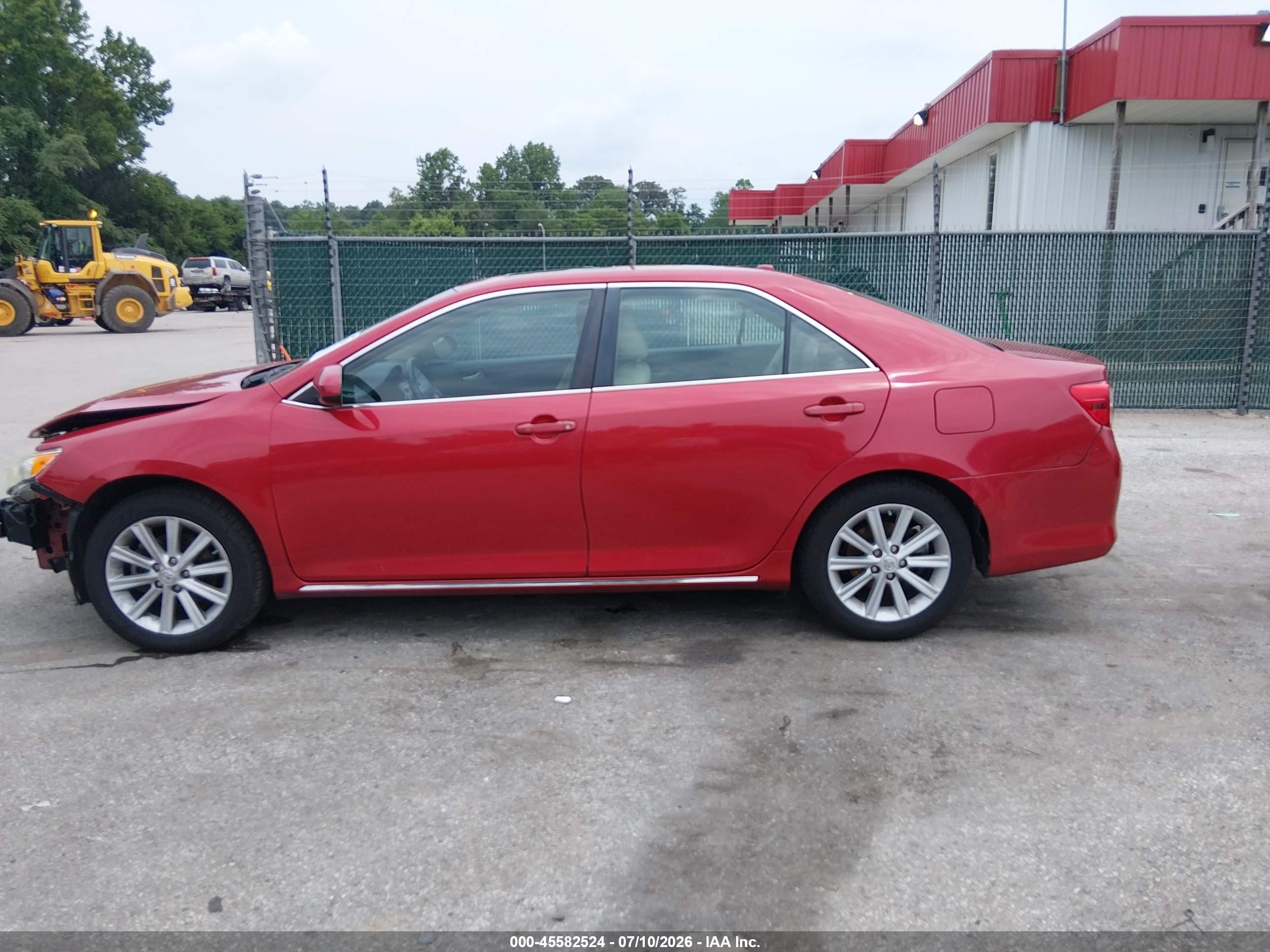 2014 Toyota Camry Xle Красный vin: 4T4BF1FK3ER420049