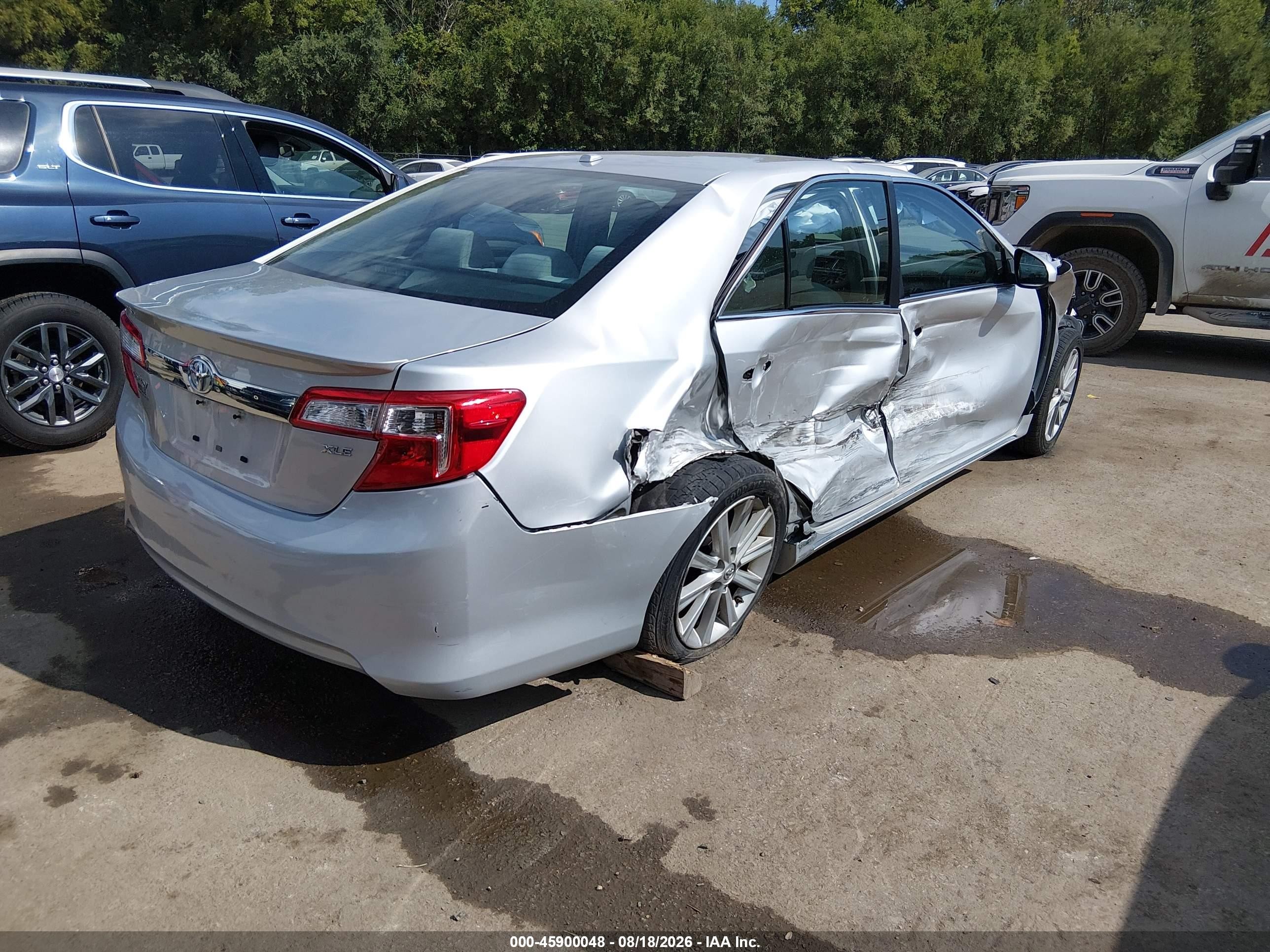 2014 Toyota Camry Xle Silver vin: 4T4BF1FK3ER423792